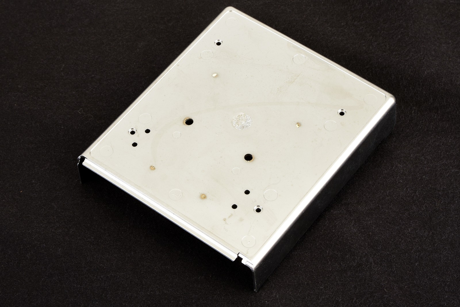 Polaroid SX-70 Camera Replacement Part – Silver – Rear Bottom Cover V28