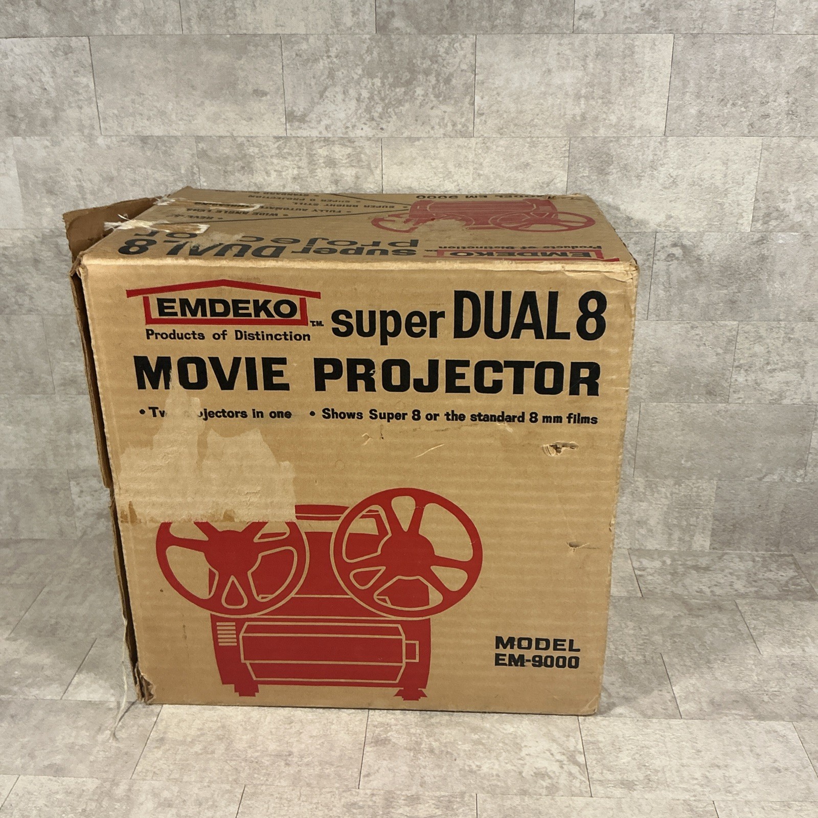 Super 8, EMDEKO Projector.EM-9000, Box & Instructions Tested Working
