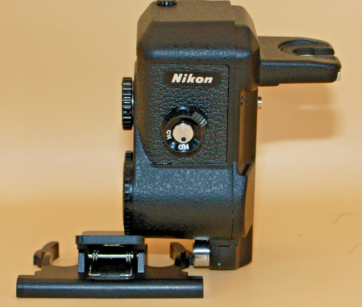 Nikon DS-12 Aperture Control Attachment F2AS (not tested – for parts or repair)