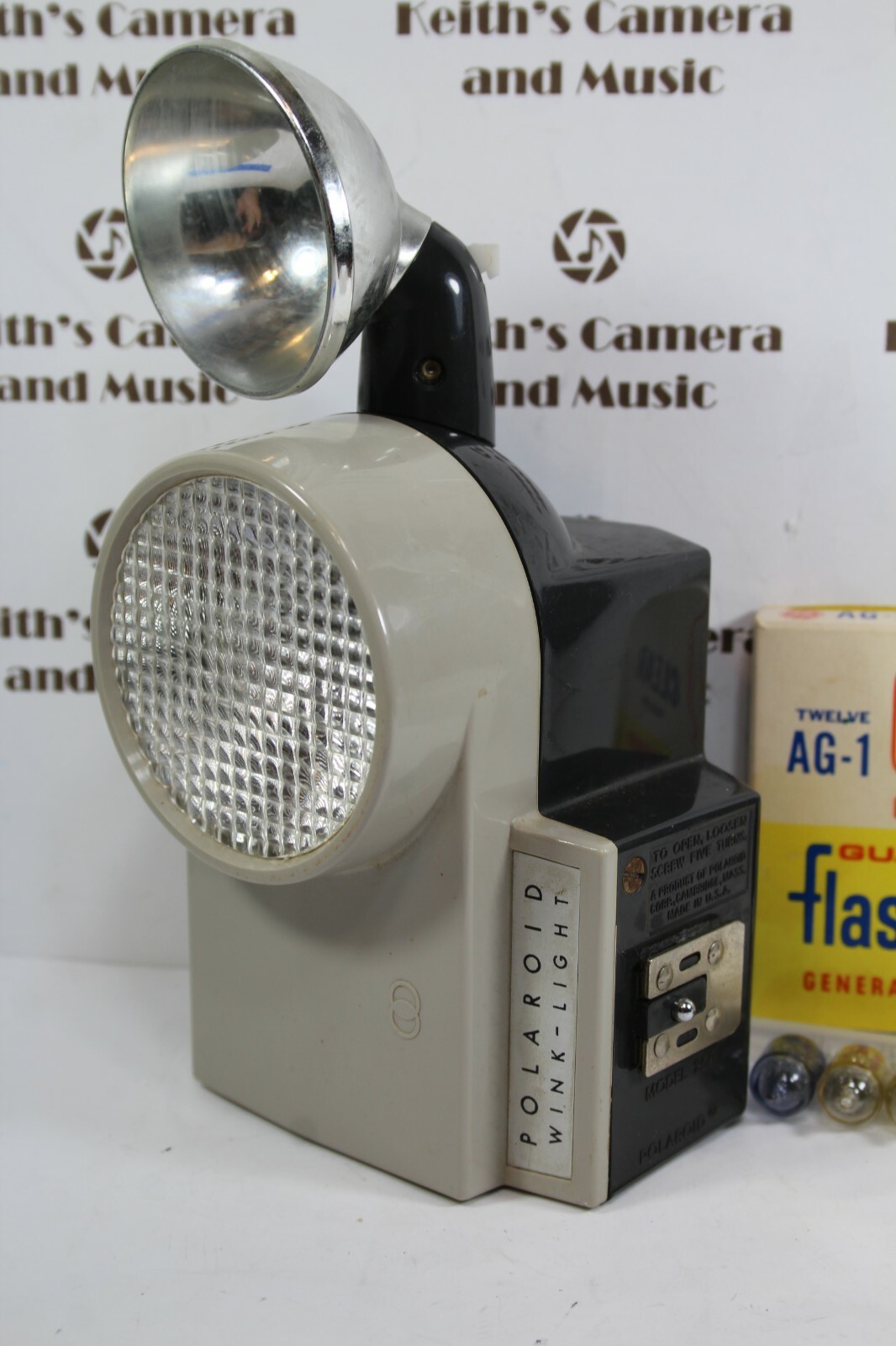 Polaroid Camera Wink Light Model 250 + top flash bowl + bulbs clean but untested
