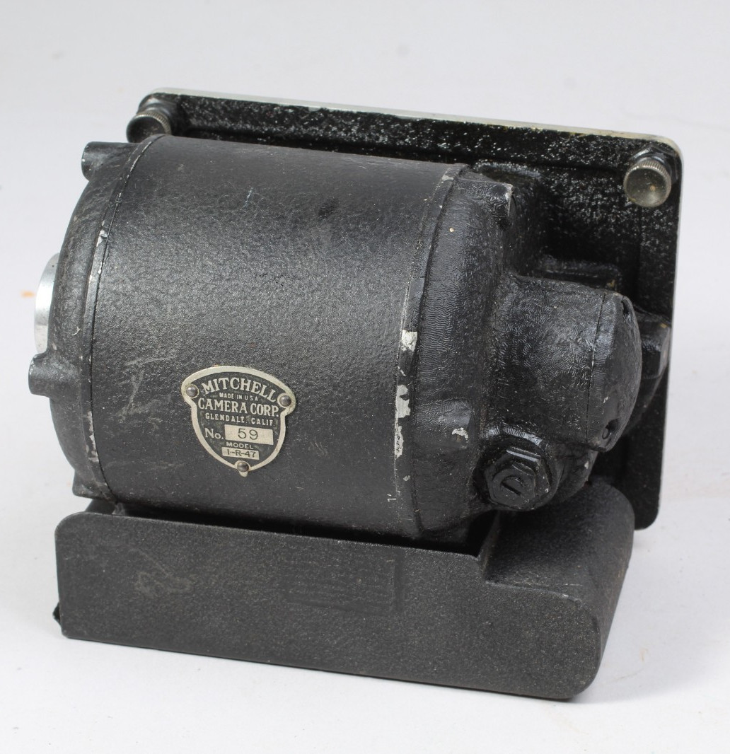 MITCHELL CAMERA MOTOR MODEL 1-R-47 FOR 35MM MOVIE CAMERA 110V 60 CYCLE PHASE 1