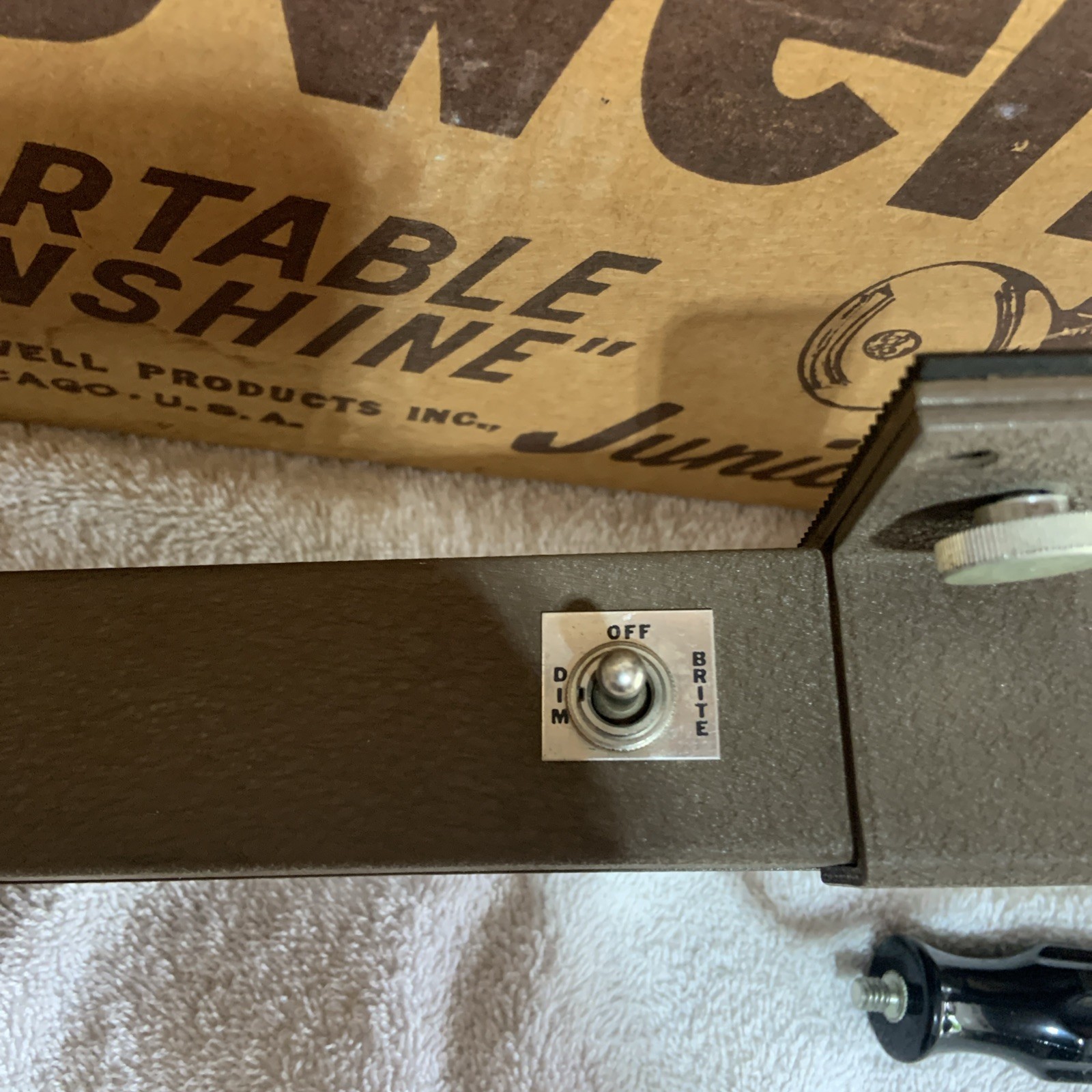Vintage Powelite Jr 2 Lamp Movie Light Bar w Handle – Tested – Powell Products