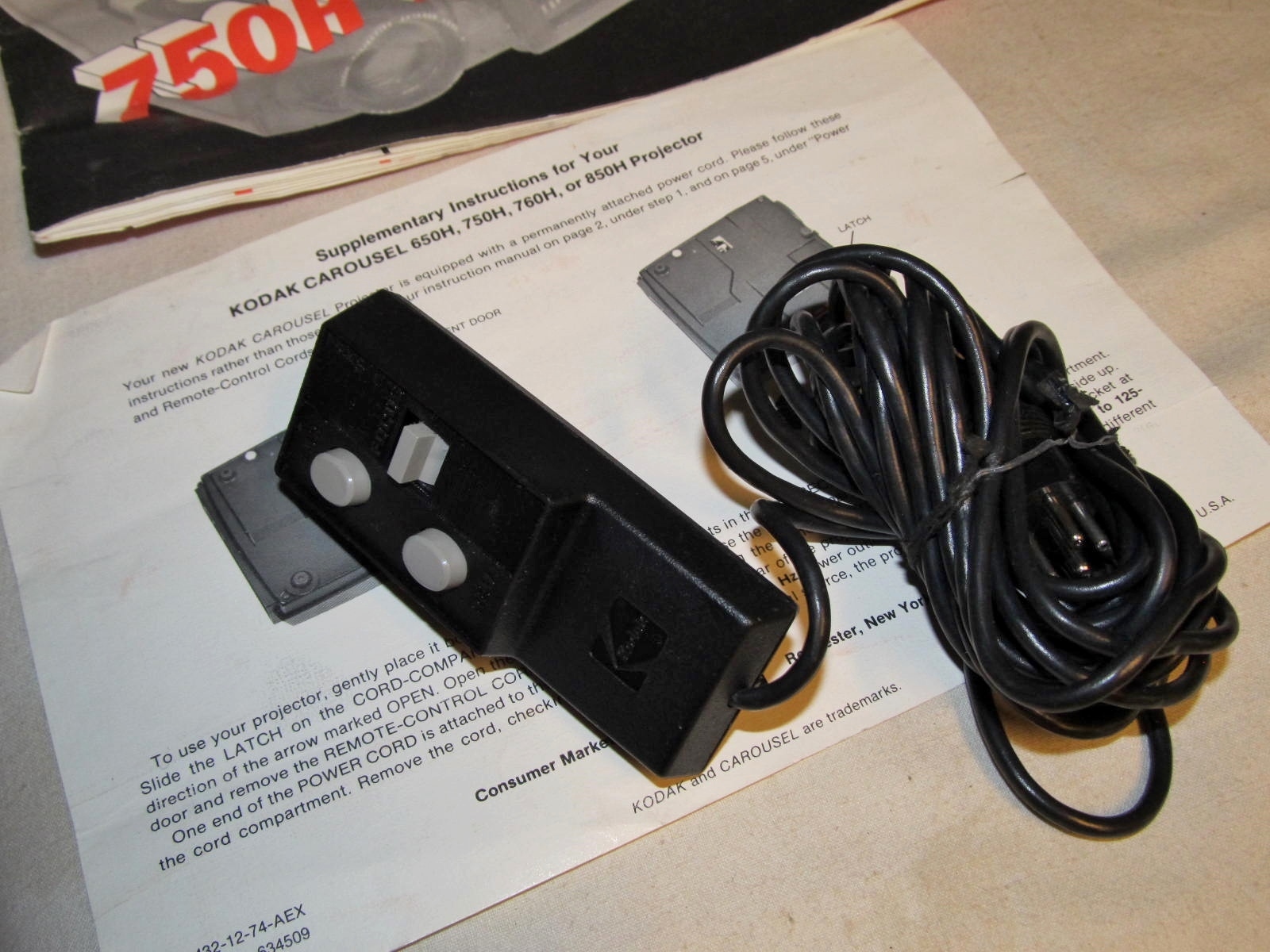 Vtg KODAK Slide Projector Wired Remote/750H Manual/Ektanar C 102mm Lens J0064