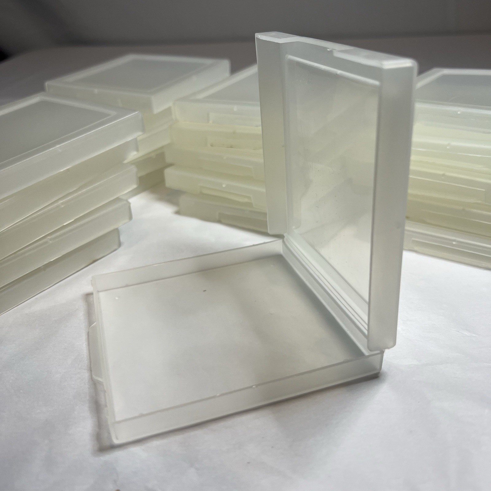 4″ Single wafer carrier Floroware Lot of 22 Square plastic containers Vintage