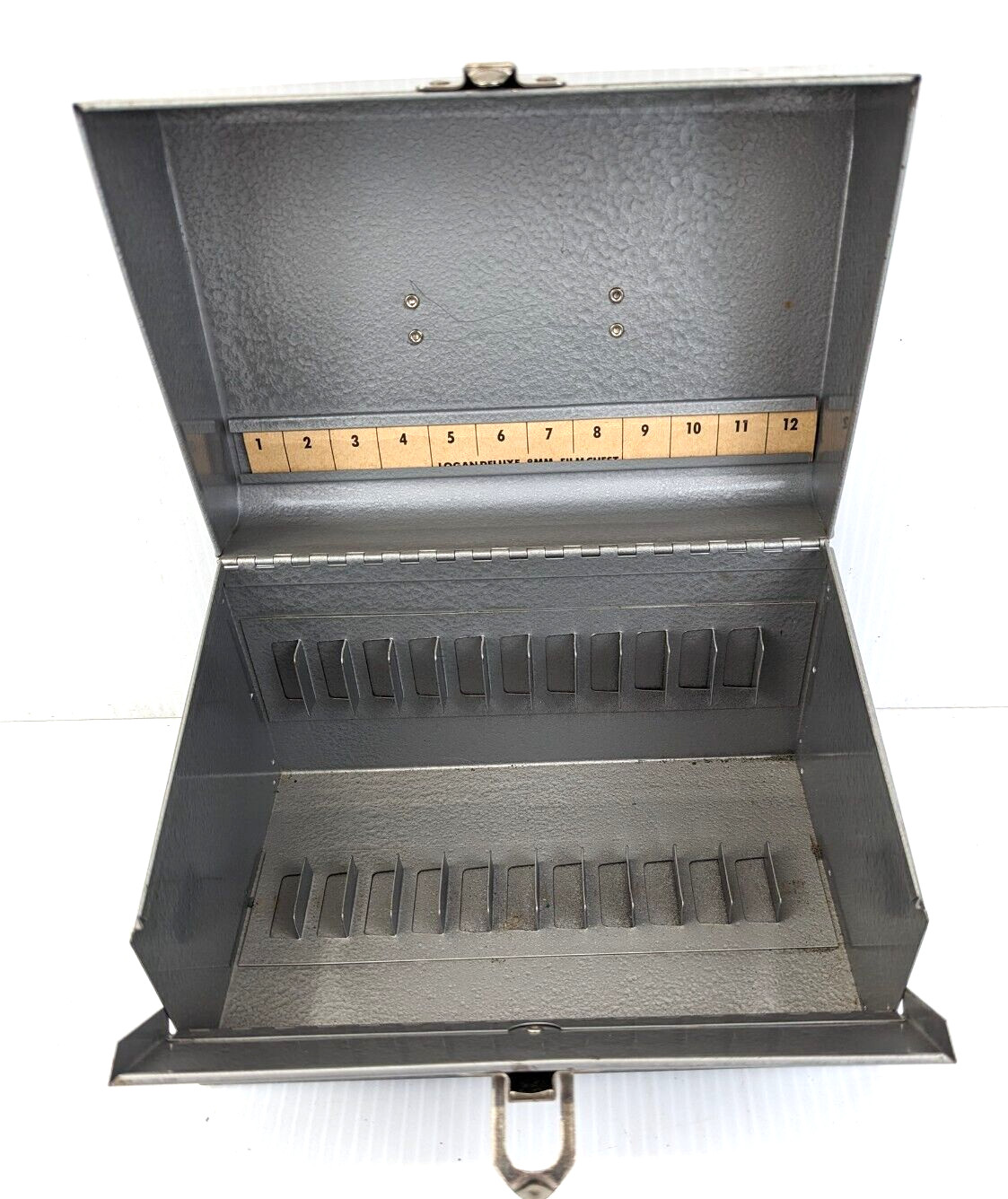 Vintage Logan Deluxe 8mm Film Chest 12-5″ Reel Capacity Latch Handle 5.5×5.5×8.5