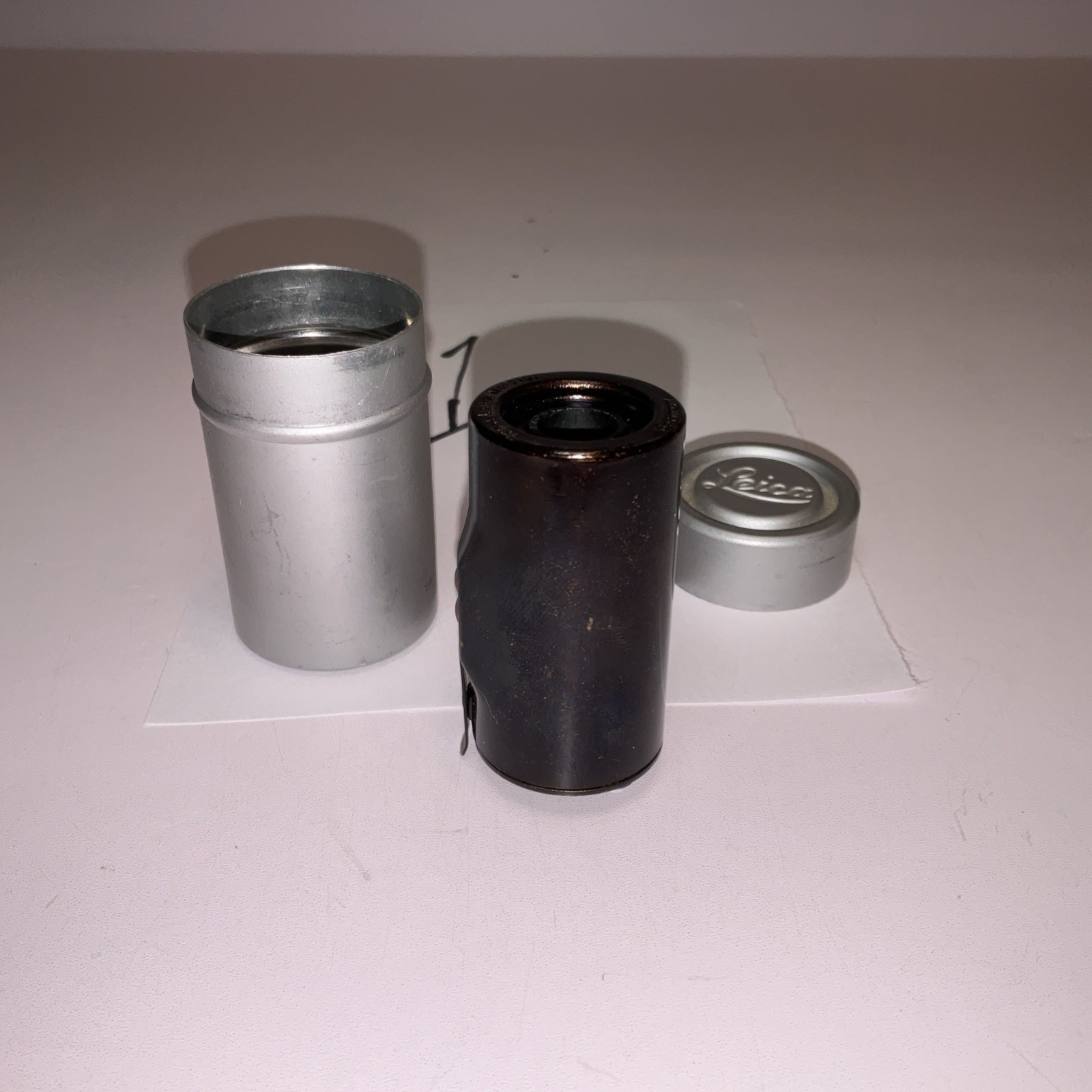 Vintage Leica Leitz Wetzlar Germany Reloadable 35mm Film Cassette w/ Metal Case