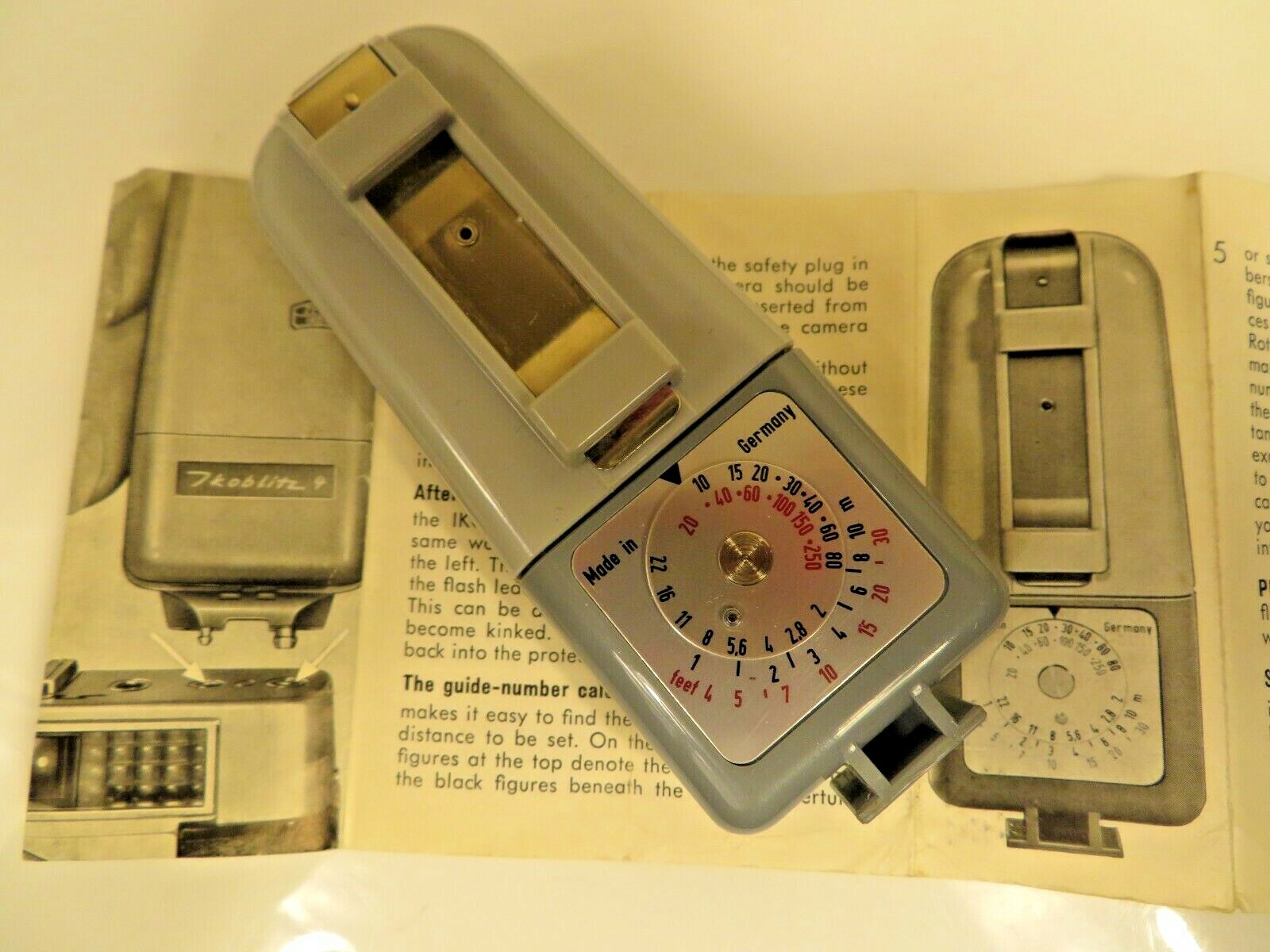 Vintage Cordless ZEISS IKON IKOBLITZ 4 Germany Capacitor Camera Flashgun Photo
