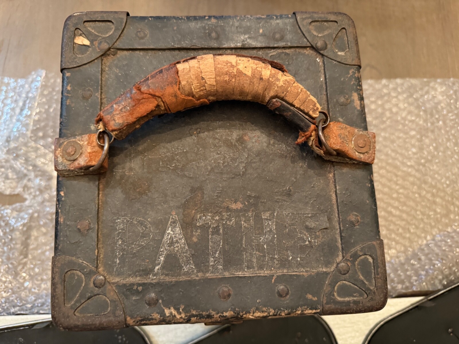 4 RARE ANTIQUE REEL FILM HOLDER WITH CASE