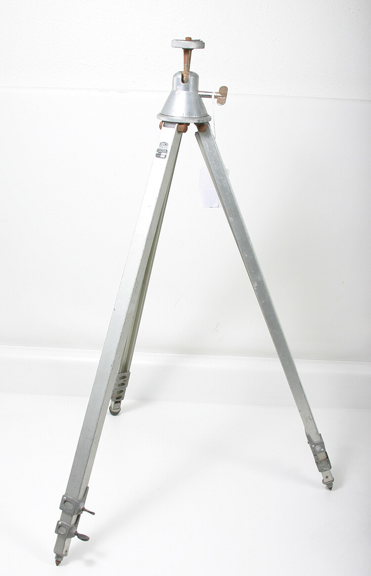LINHOF TRIPOD, MODEL 1/144890