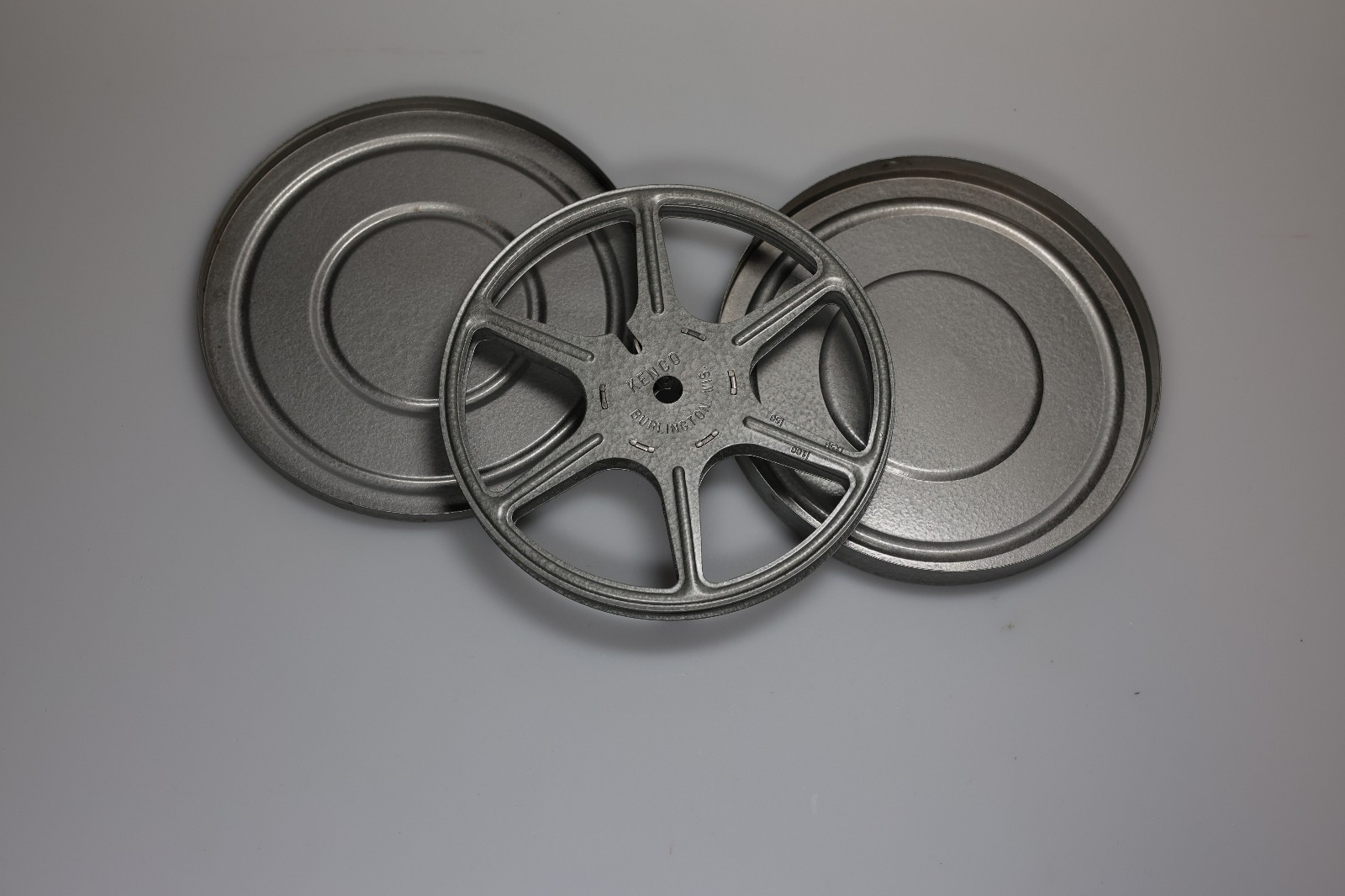 8mm film reels cans, 5 pcs 5″ 200’ Metal Reels & Cans plus 1 150′ metal reel/can
