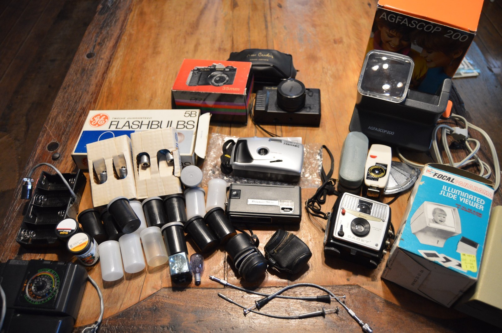 Large Lot of Vintage Photography Items,35mm,Flash Bulbs,Slide Viewers,Untested