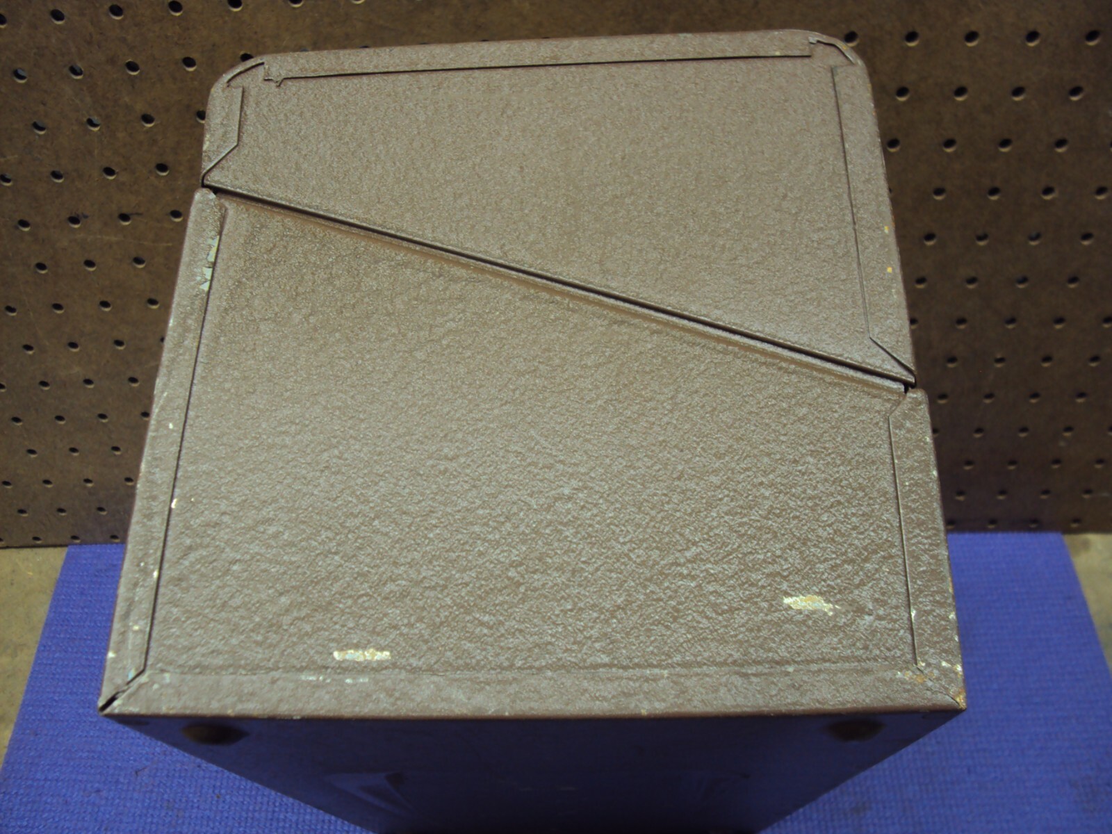 Vintage 7 or 5 Inch Film Reel Canister Case. Holds 12 Canister. Good Condition.