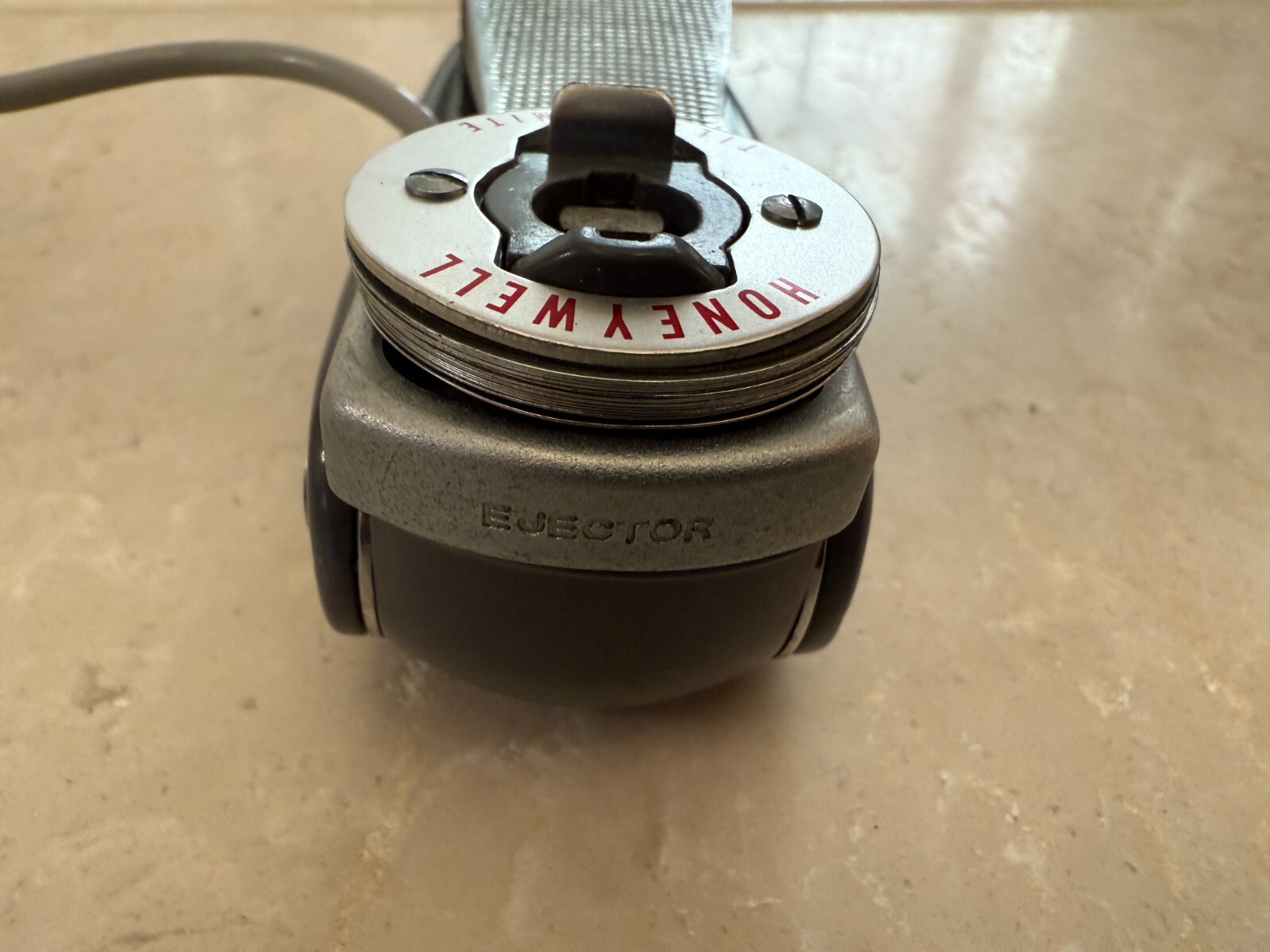 Honeywell Tilt-A-Mite Vintage Folding Flash Fan Case great condition 35mm Japan
