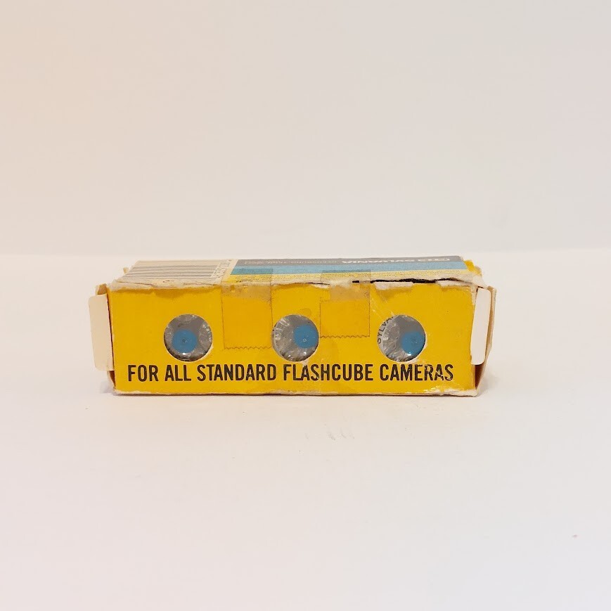 Sylvania Blue Dot Flash Cubes Vintage 3 Cubes 12 Fashes (untested) Flashcubes