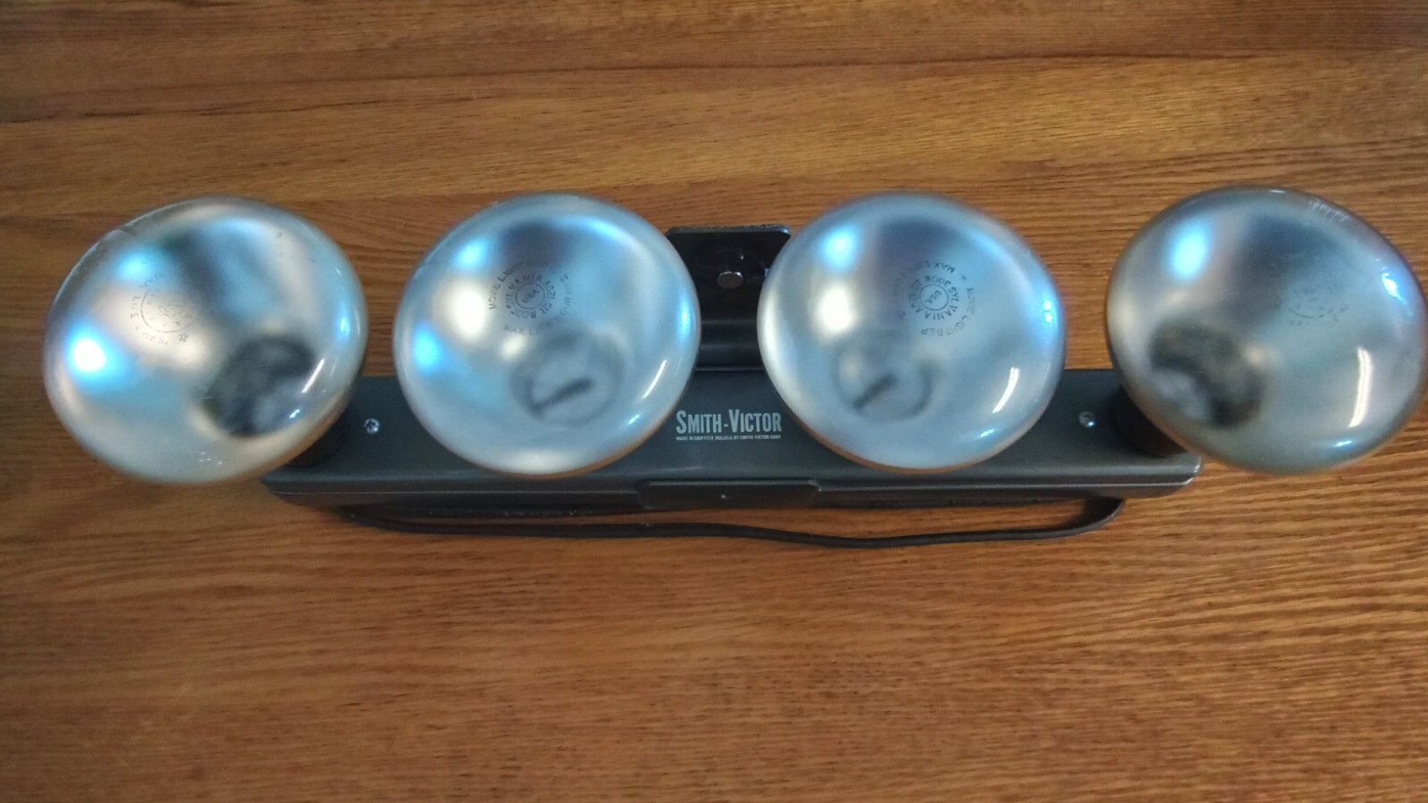 Vintage Light Bar 4 socket w/4 Bulbs Movie Filming Photography Case Smith-Victor
