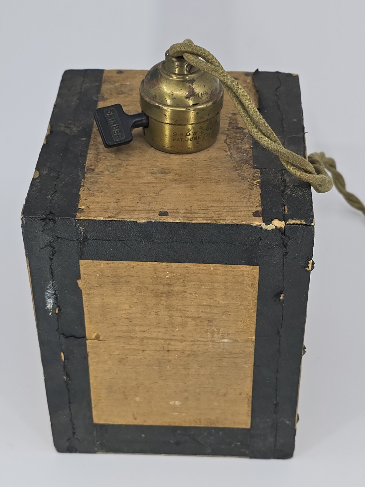 Vintage 1930-40s Dark Room Safelight Box Homemade – Camera Photography