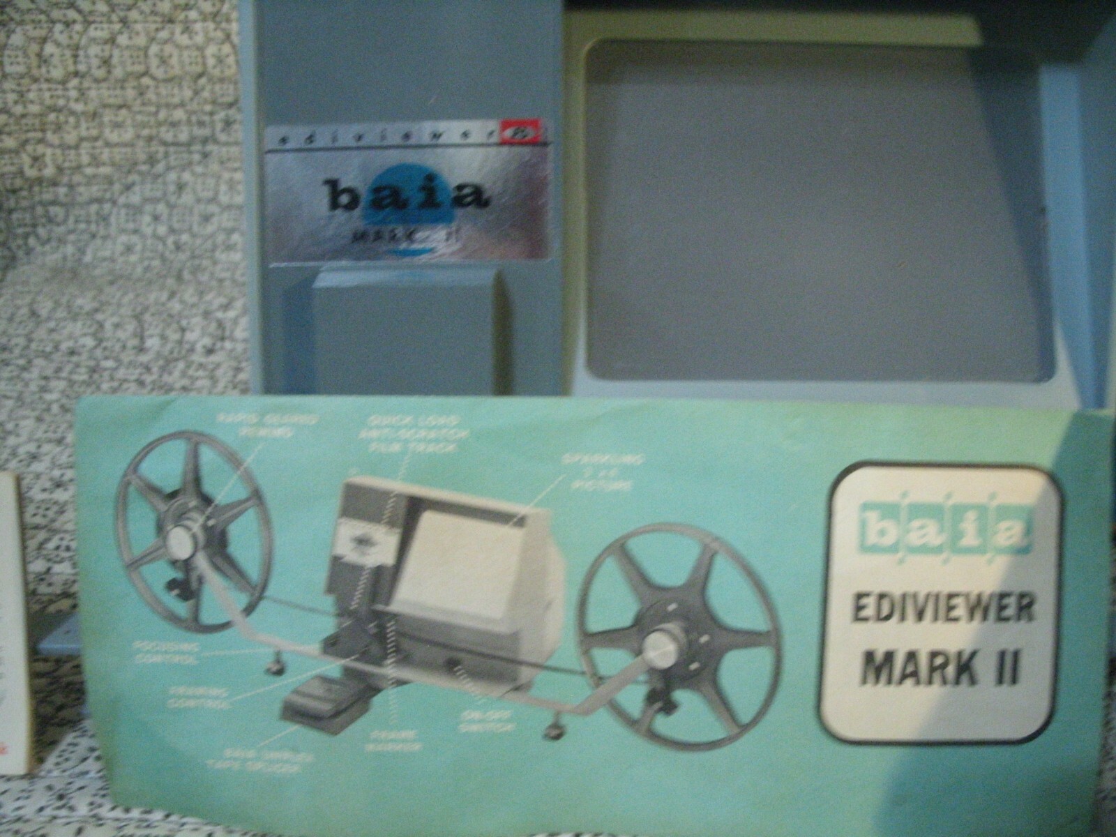 Baia Ediviewer Mark II-In original box, includes all seen in photos-bulb works!