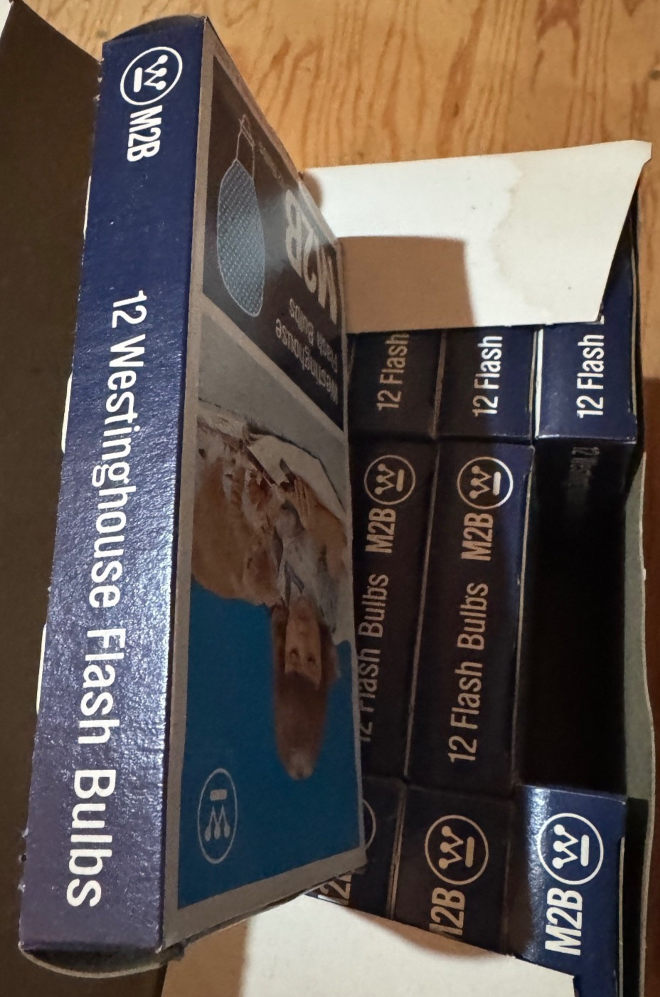 QTY 36 bulbs – Westinghouse M2B Flashbulbs Vintage 3 boxes of 12 bulbs/box