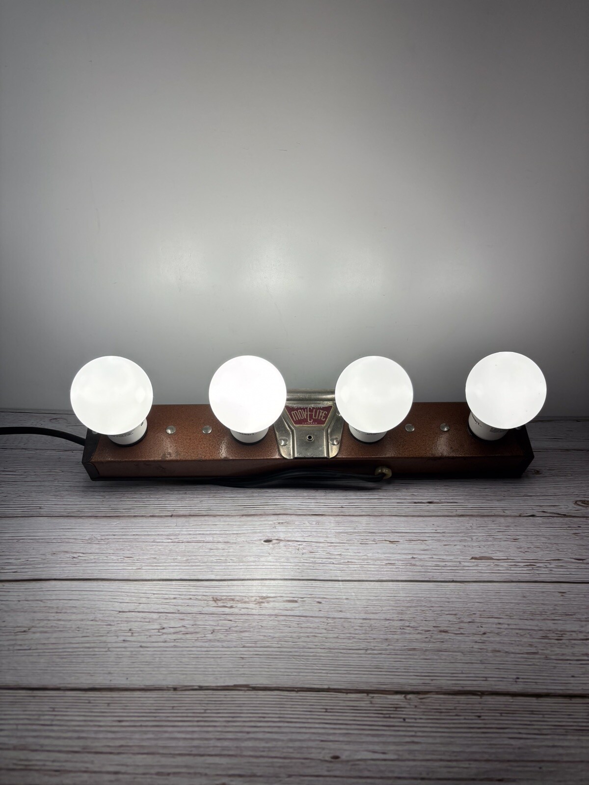 VTG Light Bar Hollywood MOV-E-LITE 4 Lamp Light Bar Stage Light