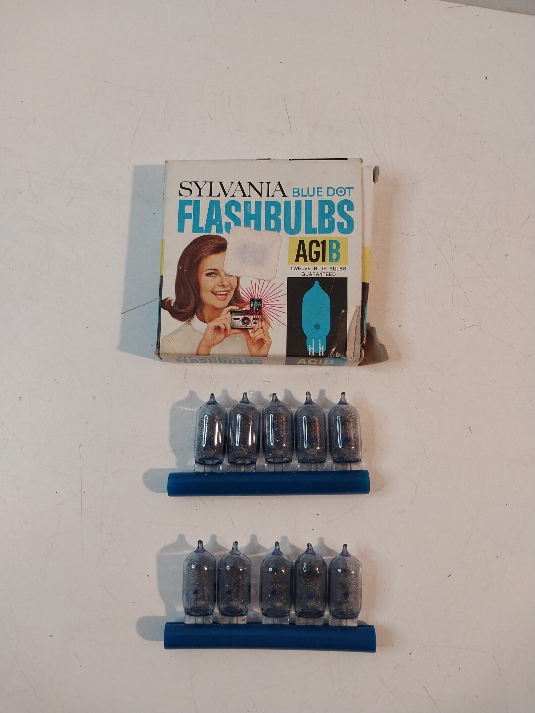 Vintage Sylvania AG1B Flashbulbs Blue Dot 10 Bulbs In Pack