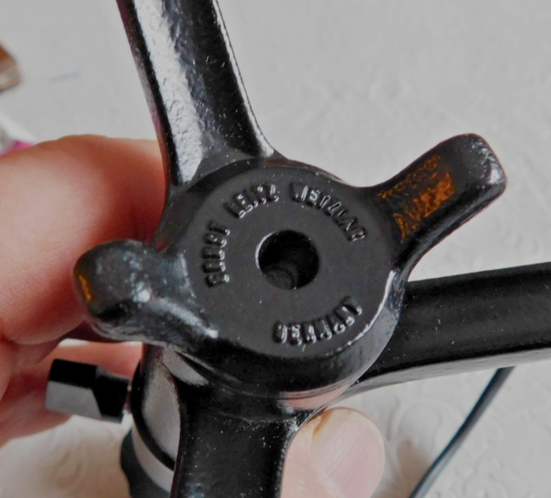 VINTAGE LEITZ WETZLAR GERMANY TABLE TOP CAMERA TRIPOD – VERY NICE!