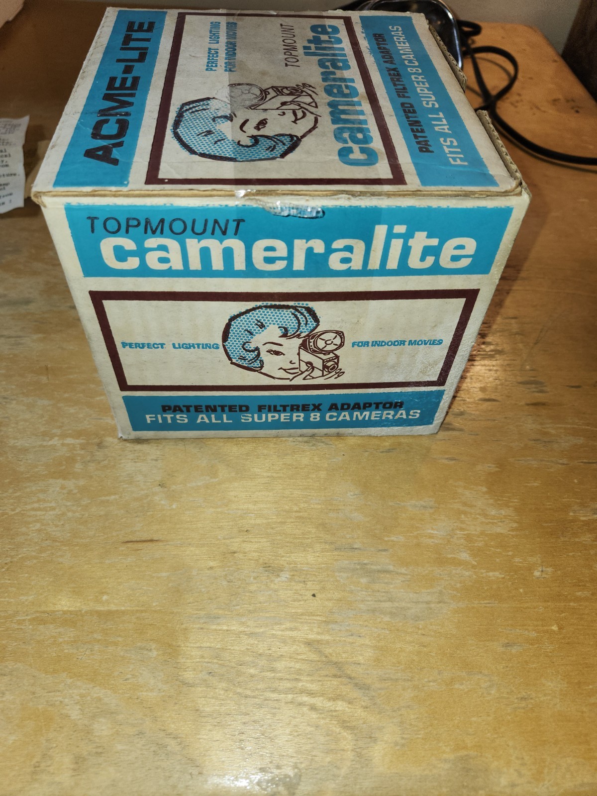 Acme-Lite Movielite Model 75 DVY Light + Cameralite 750 Box (Not Original Box)