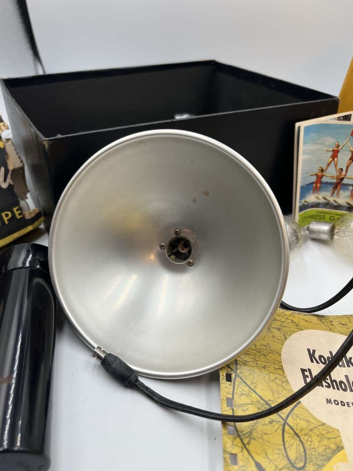 VINTAGE | Kodak Flasholder Model B Original Box Bulbs& extra parts NOT TESTED