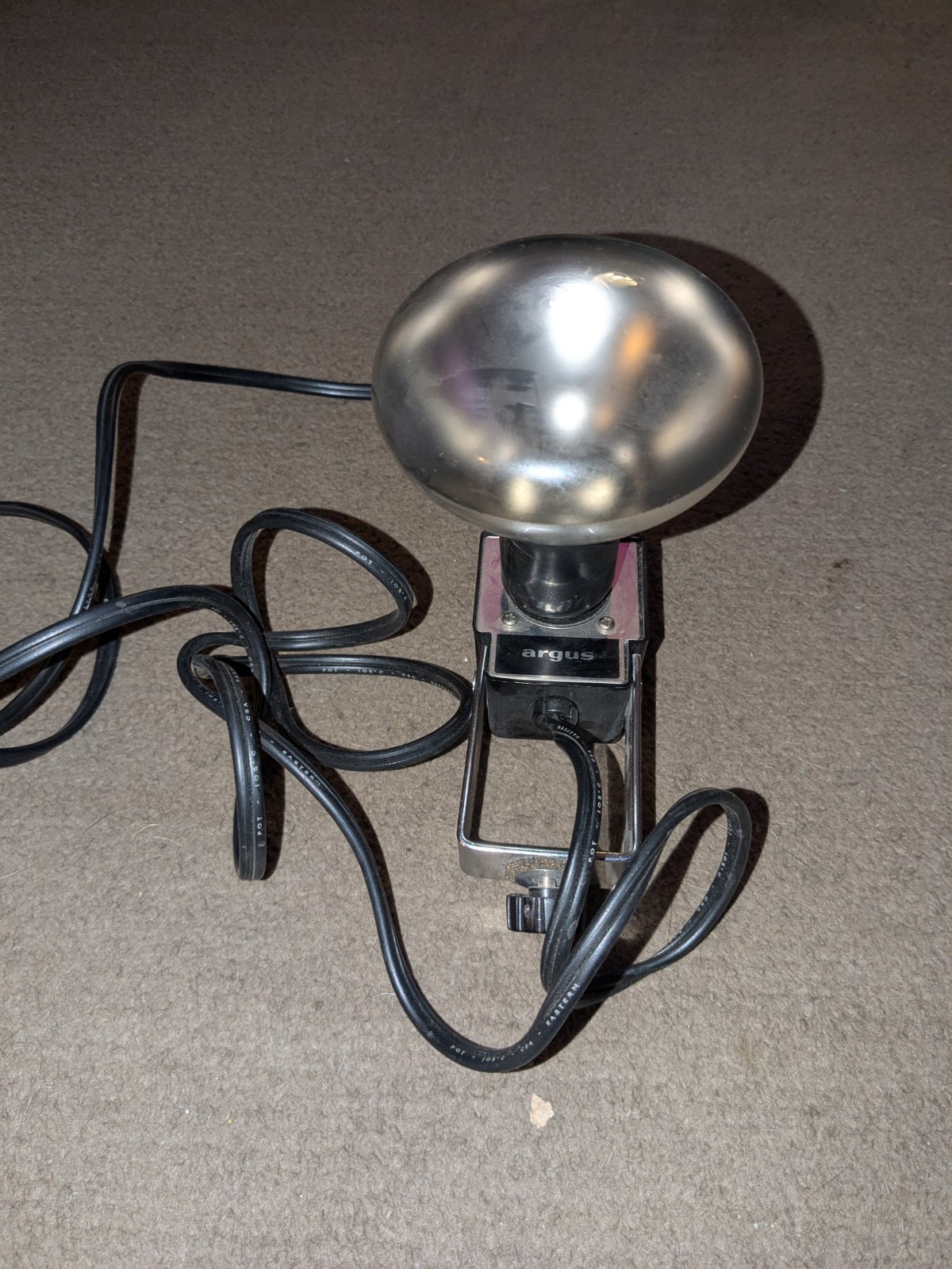 Vintage RARE Hot Shoe mounted Argus 300W Movie Light – Model 745 8mm 16mm