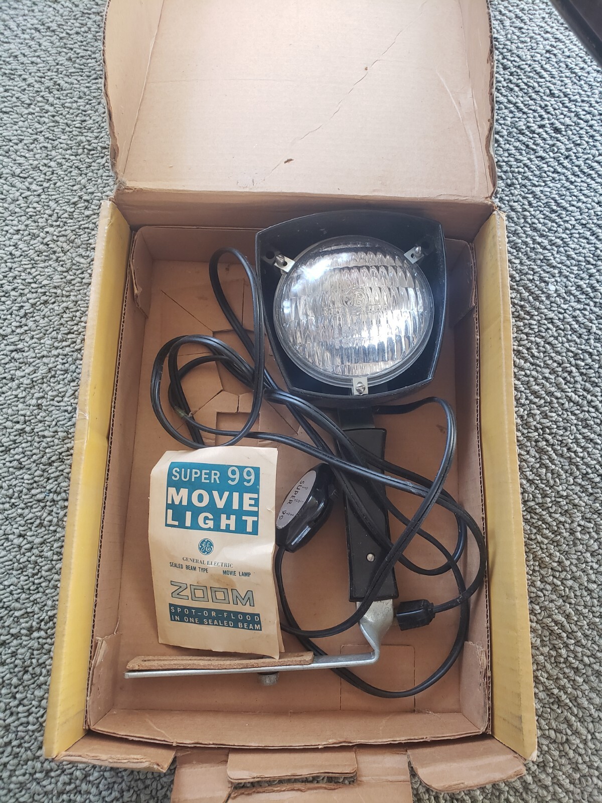 Super 99 Movie Light from General Electrics (GE) Vintage 1960s 650W