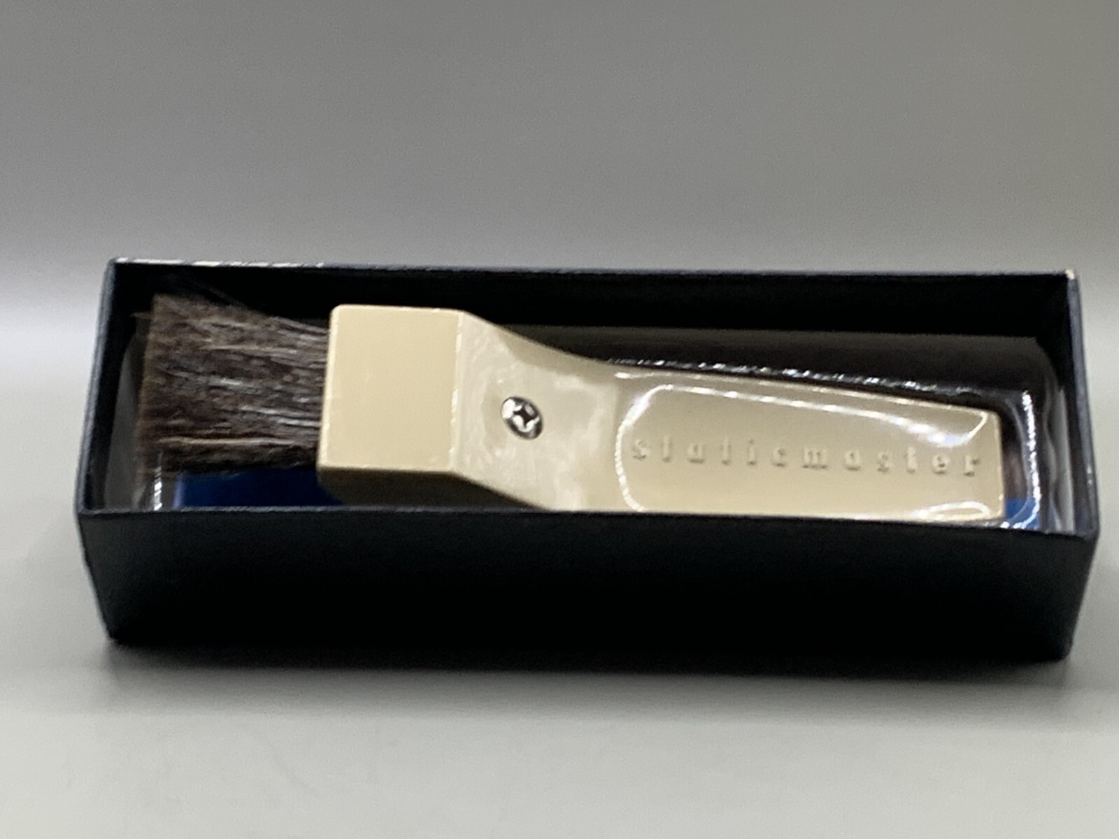 VINTAGE STATICMASTER ANTI-STATIC BRUSH W/ INSTRUCTIONS & BOX