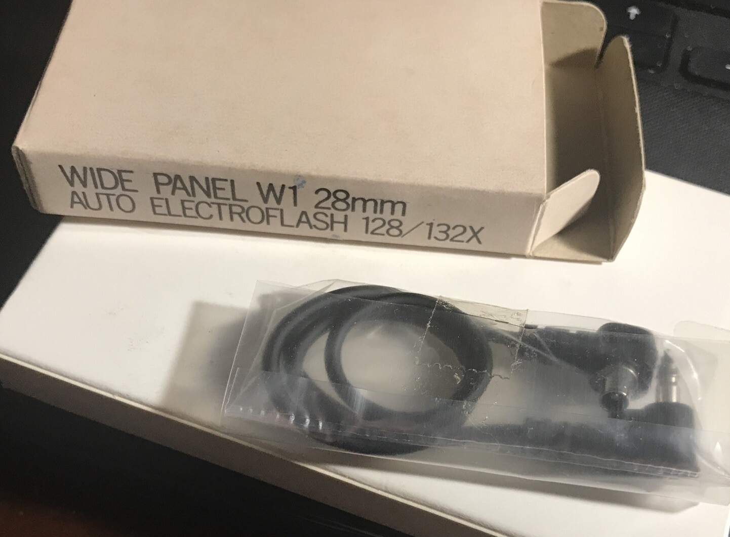 VINTAGEorigPkg&Box “WIDE PANEL W1 28mm AUTO ELECTROFLASH 128/132X” ConnecterPart