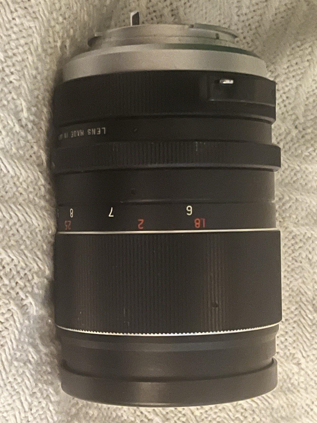 Vivitar Auto 135mm, f/2.8. Basic Auto Telephoto Lens W/ Retractable Hood