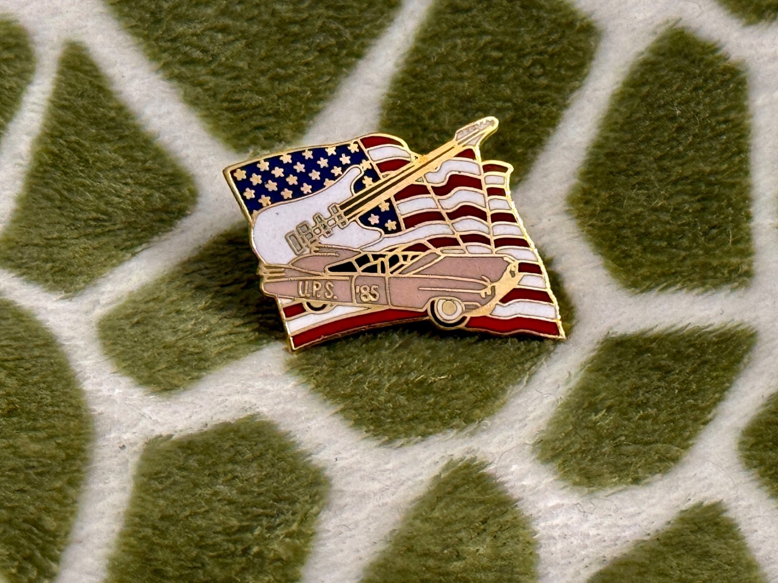 Vintage Tournament Of Roses * 1985 U.P.S. * US Flag, Pink Cadillac & Guitar-Mint