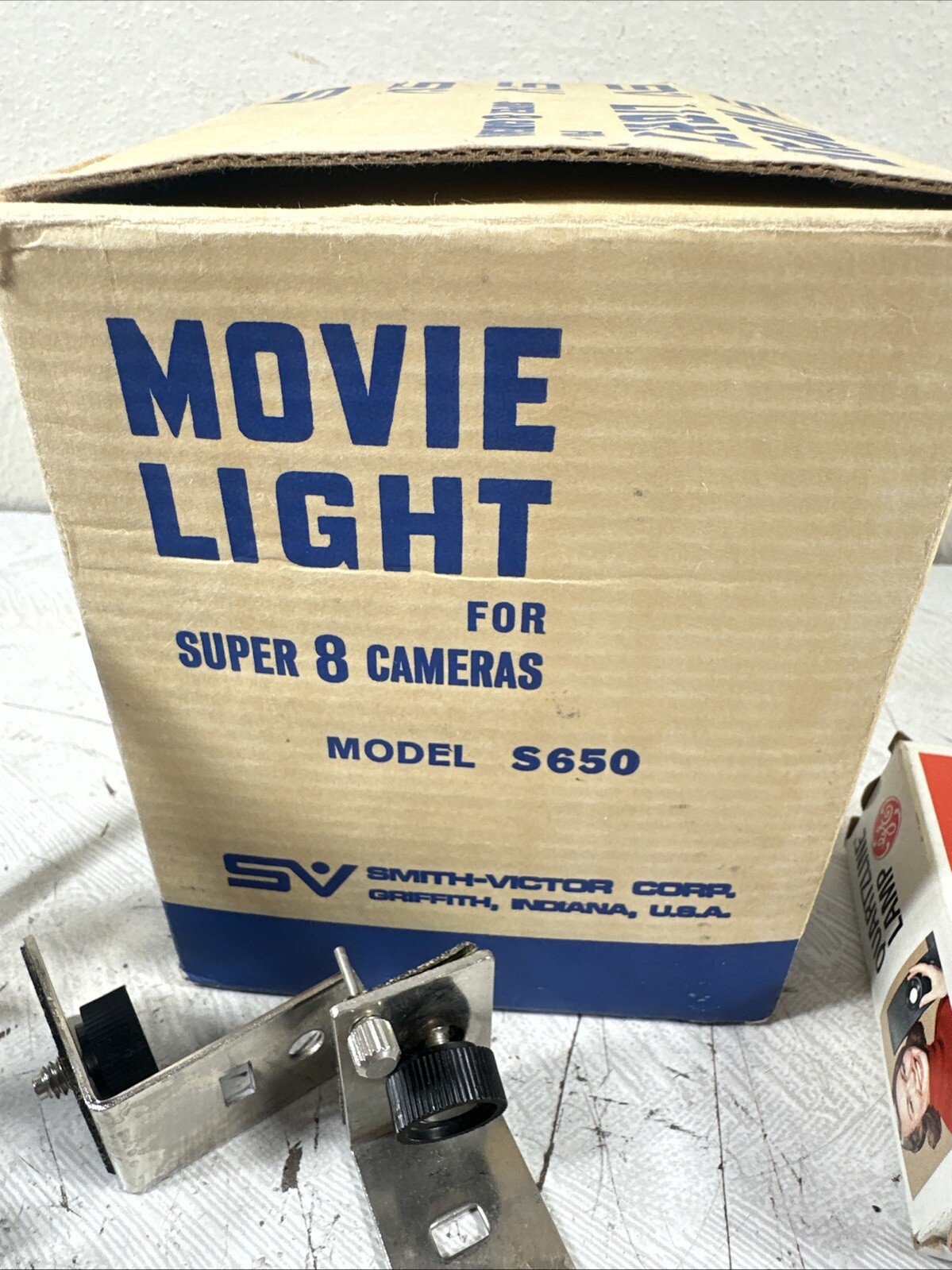 Movie Light for Super 8 Movie Cameras w/ Box SV Smith Victor Model S650 Vintage