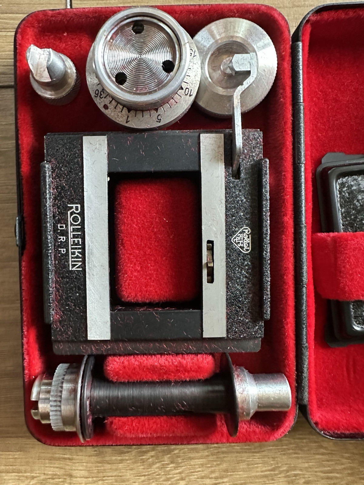 Rollei Rolleikin conversion kit from medium format to 35mm standard in hard case