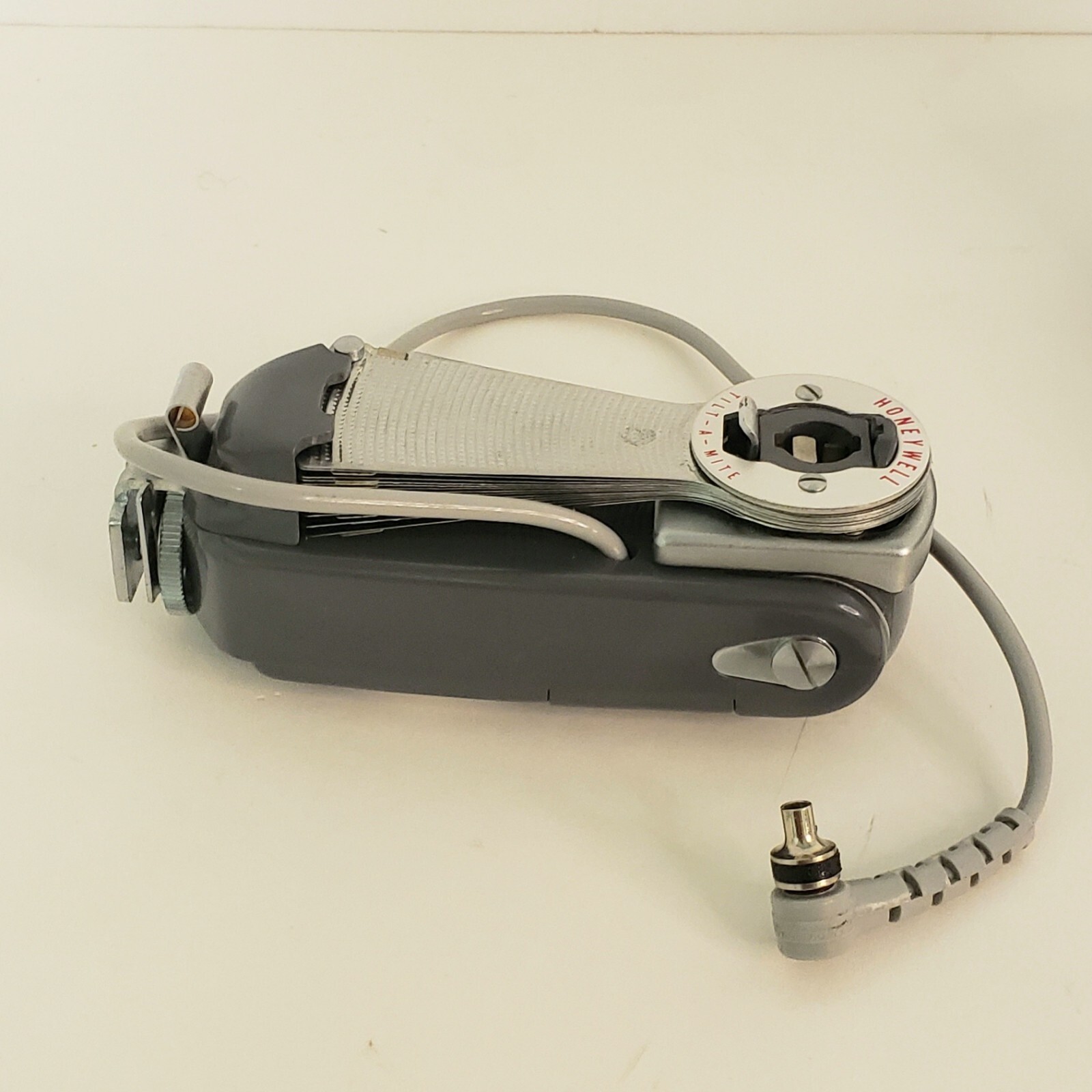 Vintage Honeywell Tilt-A-Mite Camera Equipment Flash Collapsible Fan untested