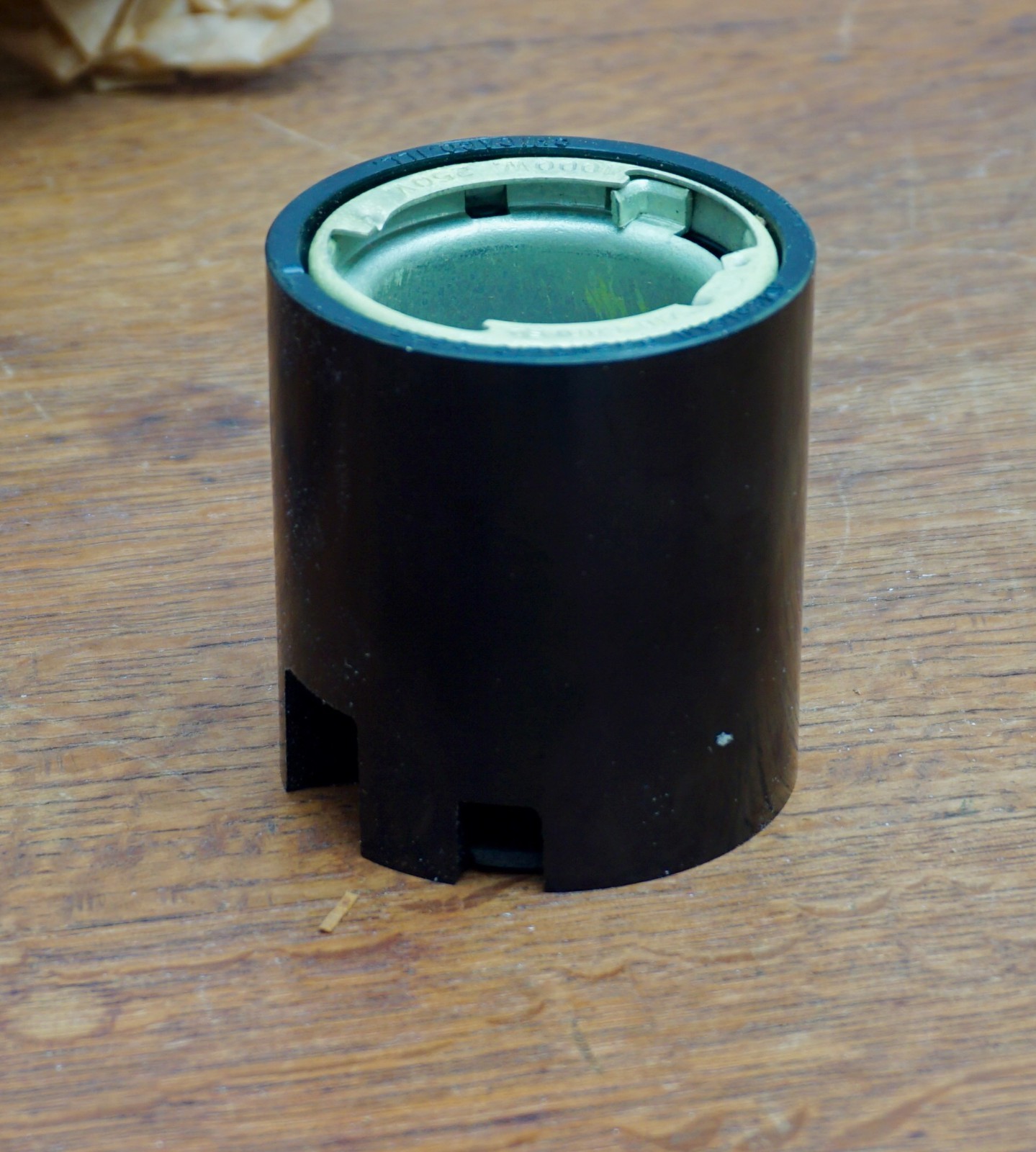 RCA #47588 Socket (Lamp). Med Prefocused. 1000w / 250v. New, Old Stock