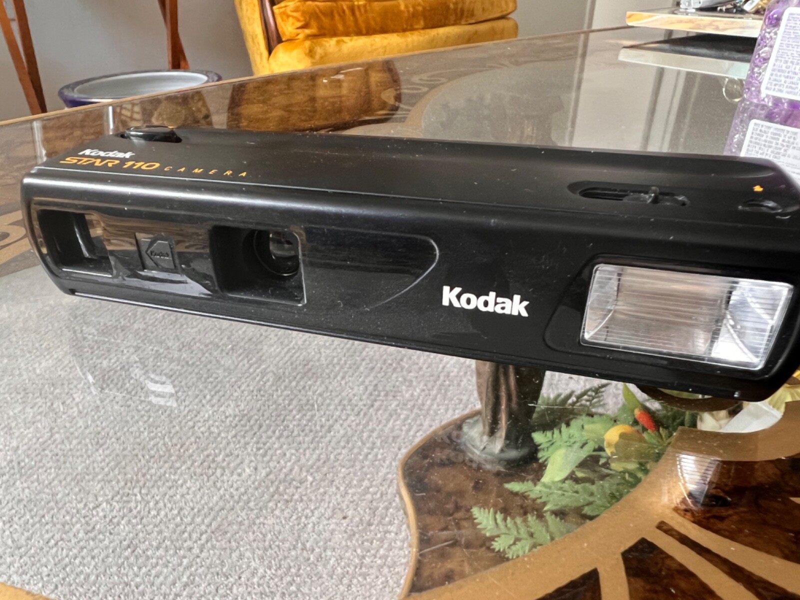 Vintage Kodak Star 110 camera with flash Black 1970-1980s. Roughly 6 x 2 x 2 in