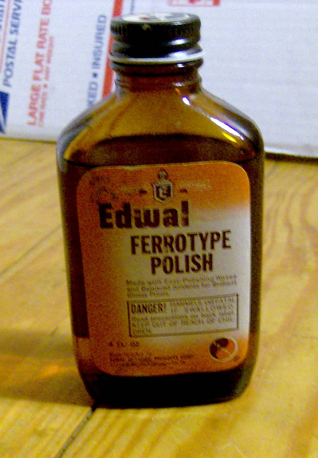 RARE antique 1930s EDWAL Ferrotype Polish GLASS BOTTLE early photography camera