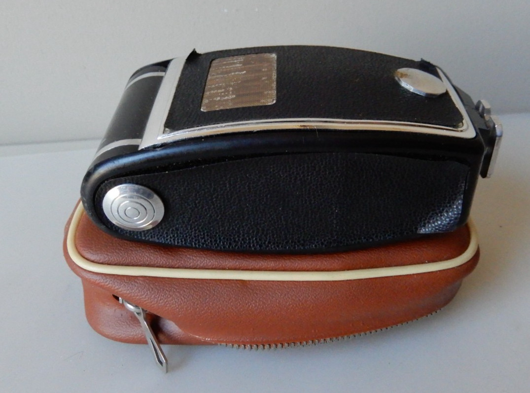 Agfa (Germany) Agfalux Foldable Flash Bulb Accessory + Original Carrying Case