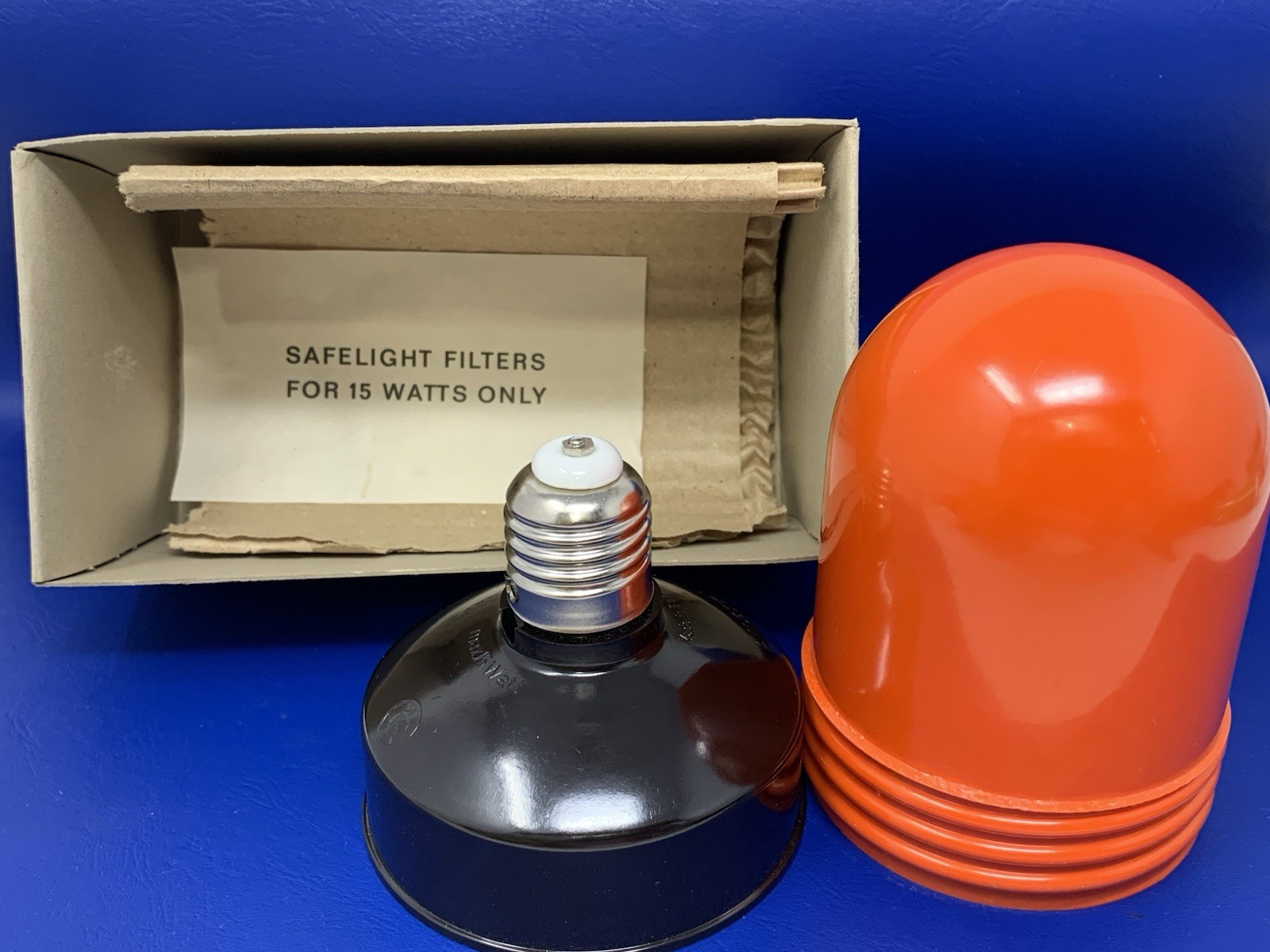Kindermann Globe Safelite Filter 22 541 ORANGE GLOBE SOCKET NEW OLD STOCK 15 W