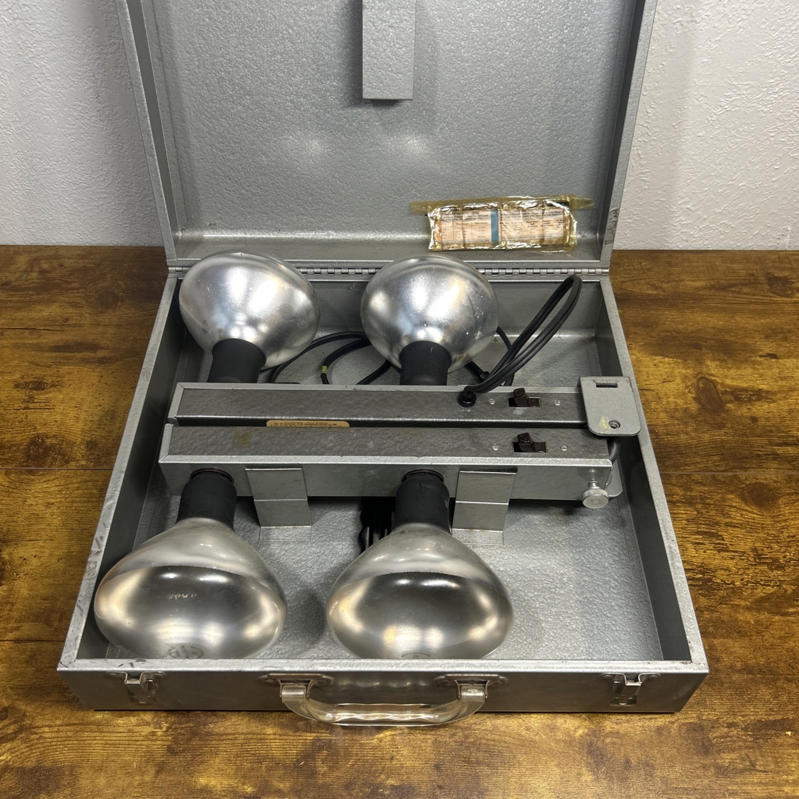 CHICAGO KITCHENWARE 8MM 16MM FILM CAMERA LIGHT BAR COLLAPSIBLE – TESTED (Ex)
