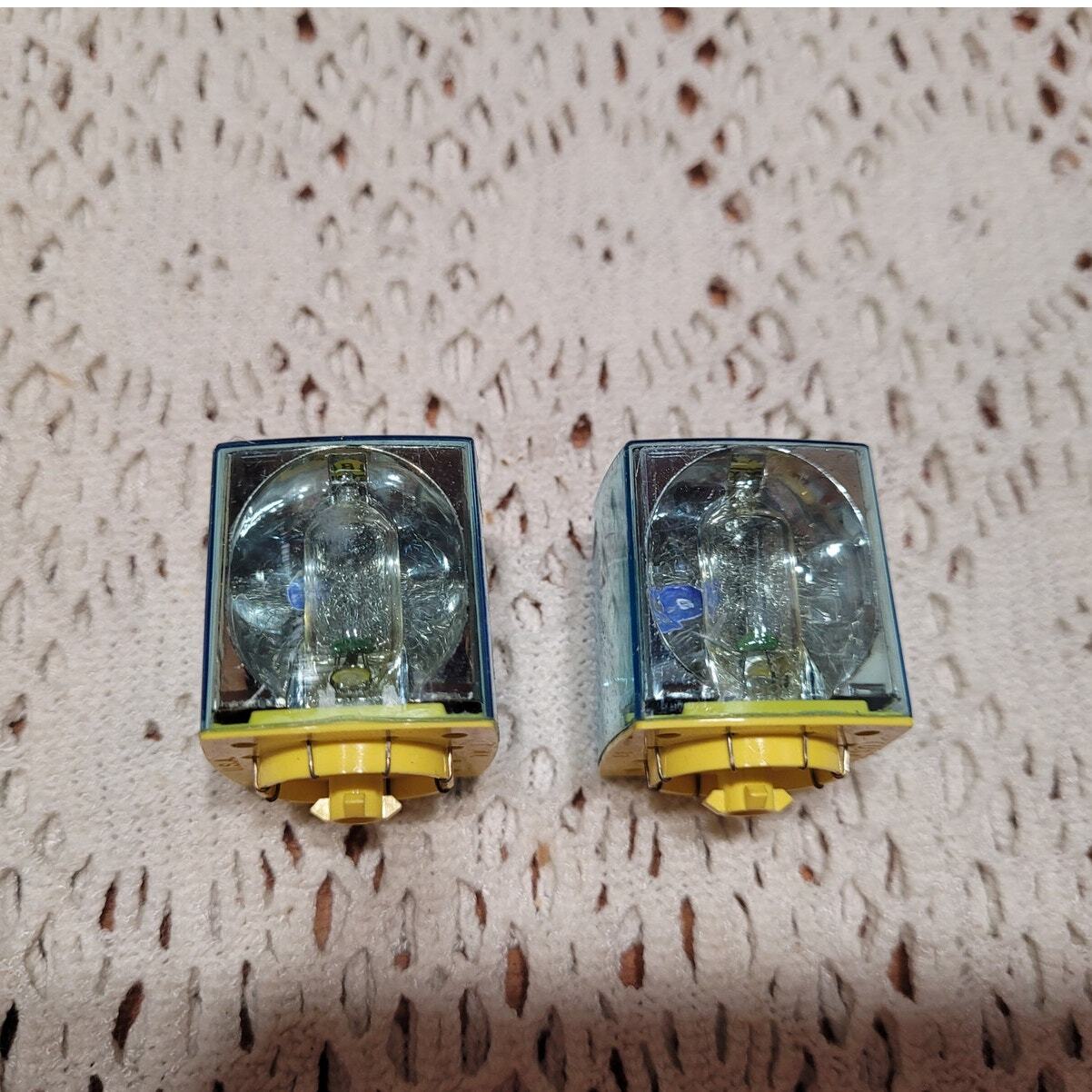 Vintage GE General Electric Standard Flash Cubes Open Package 2 Cubes