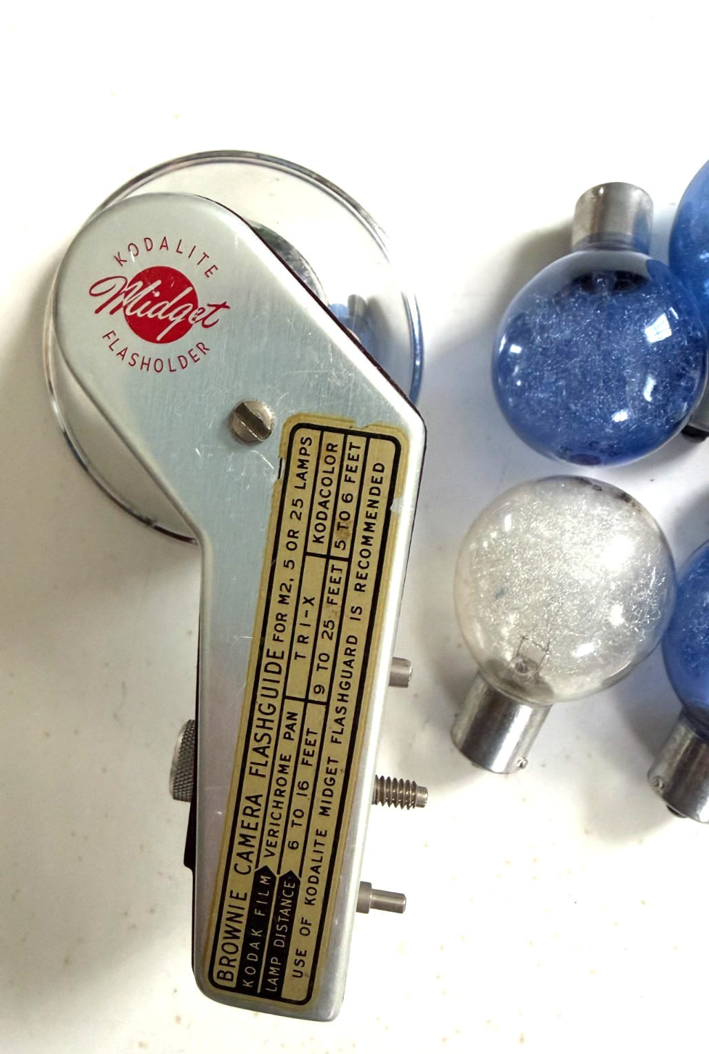 Vintage Kodalite Midget Flasholder & 7 Sylvania P25 Bulbs – Brownie Camera