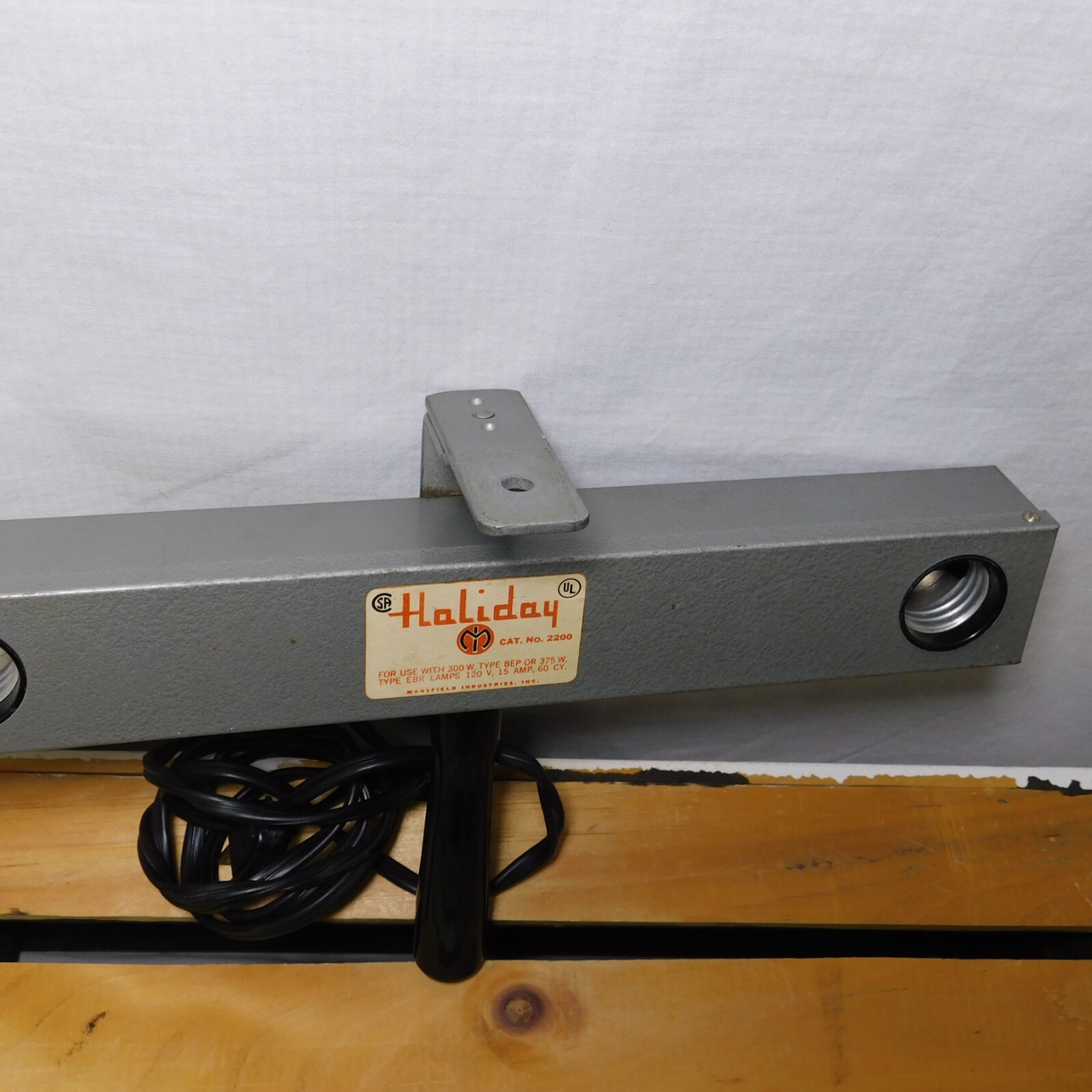 Vintage 1960s HOLIDAY 2200 Electric Camera Movie Film Filming 2 Bulb Light Bar