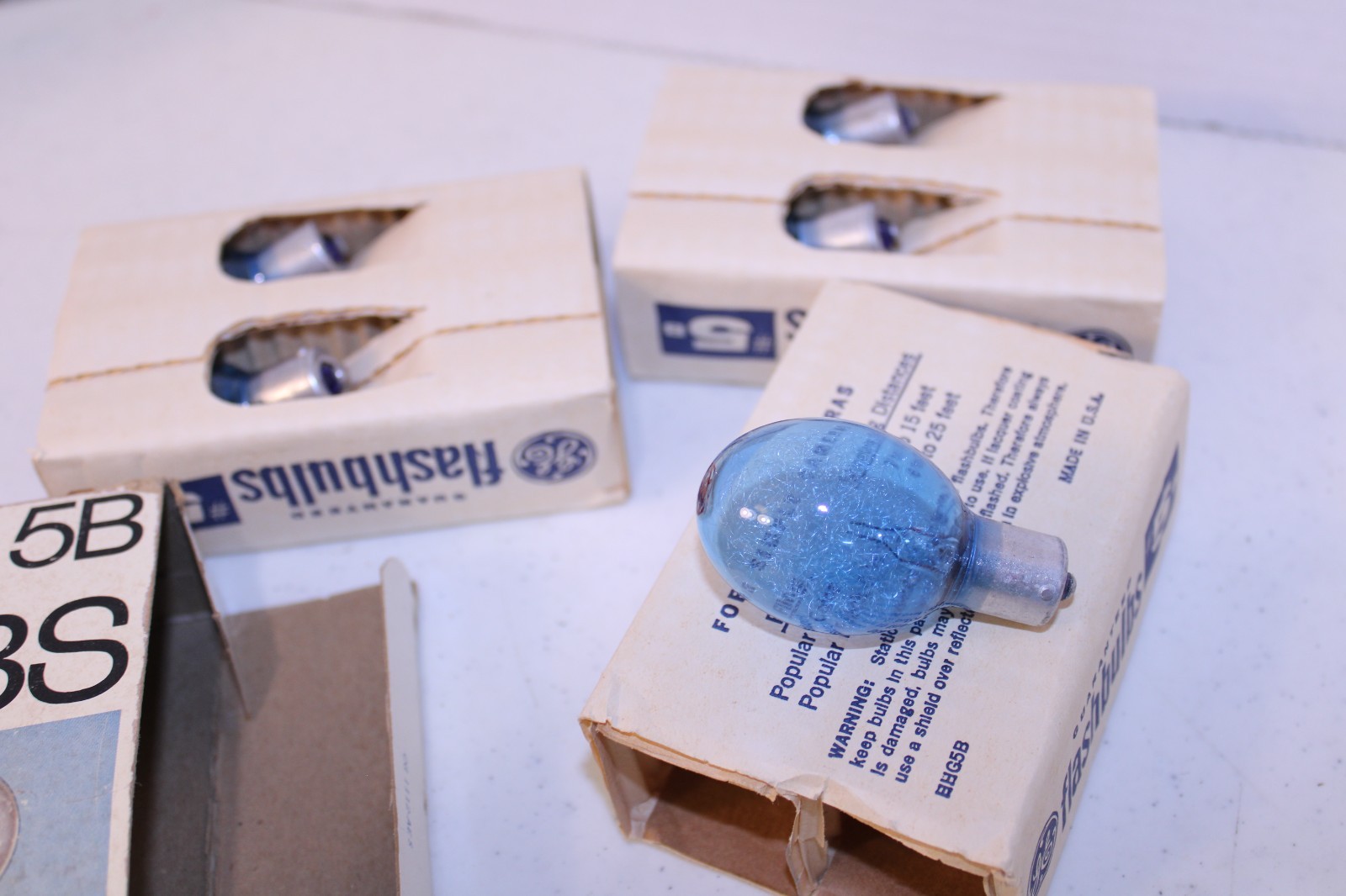VINTAGE GENERAL ELECTRIC GE 5B BLUE CAMERA FLASH BULBS BOX OF 9