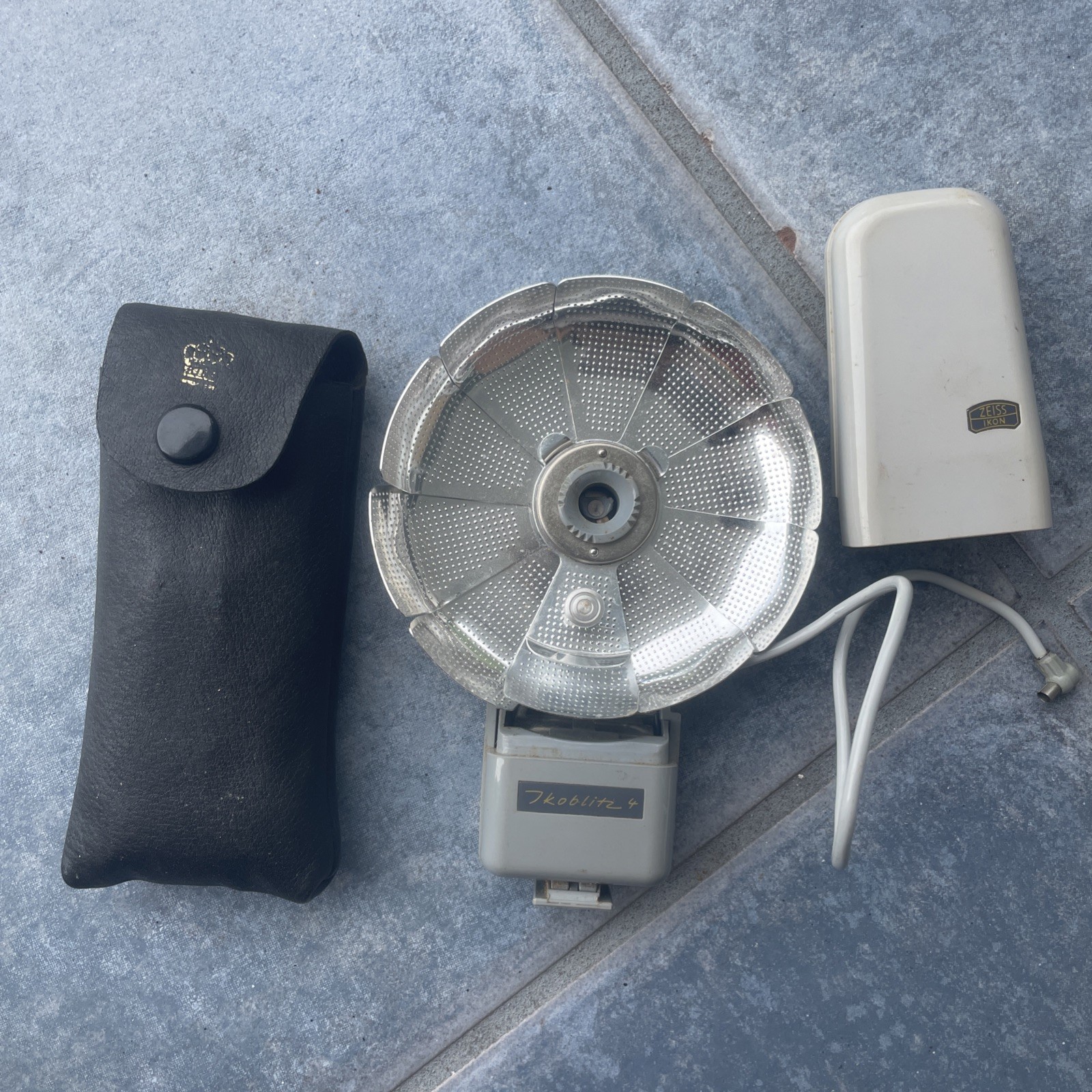 Zeiss Ikon Ikoblitz 4 Echoblitz Bounce Flash Made in Germany – Vintage – WORKS