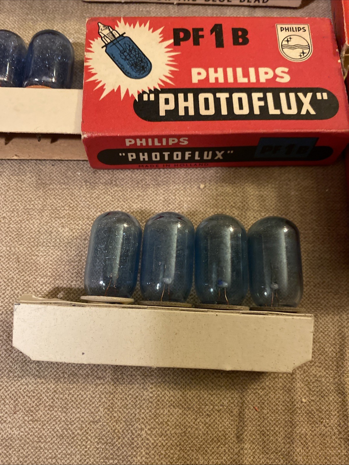 Vintage Amplex & Phillips Pf1b Pf3 Pf1 Flashbulbs Set Of 20 NOS In Box