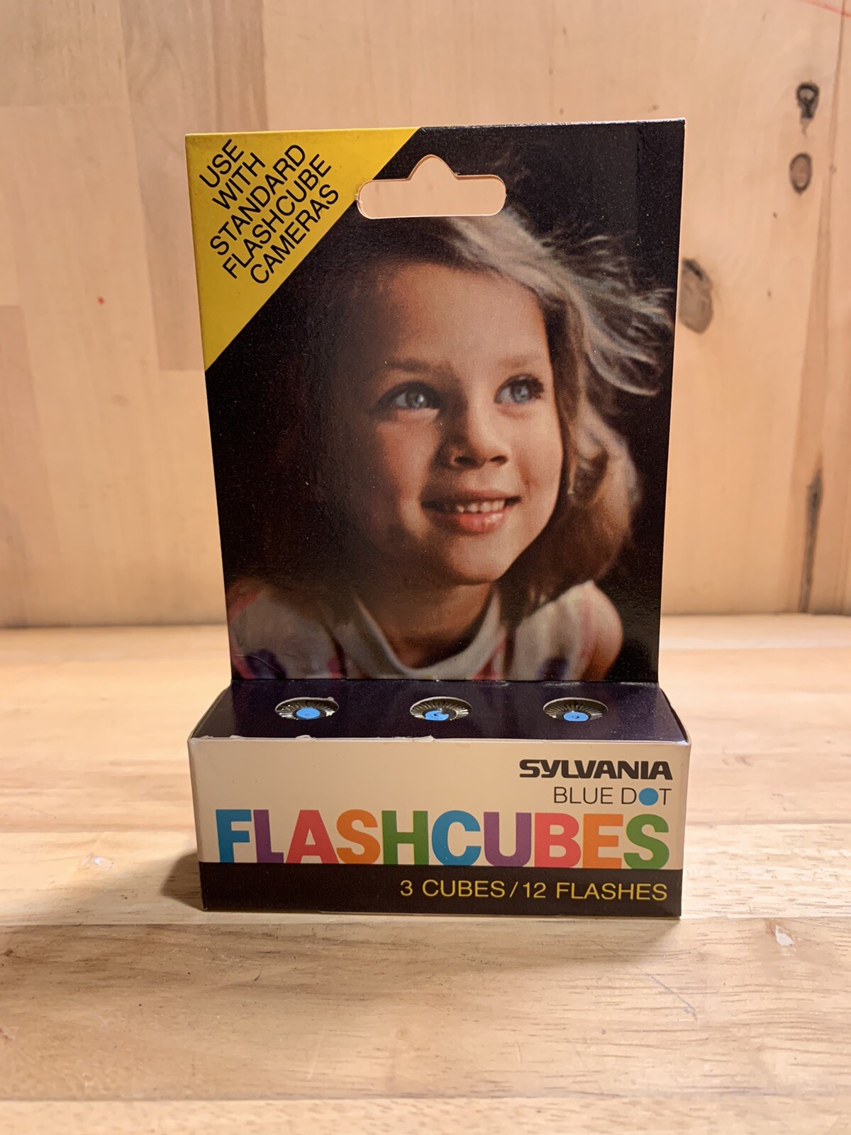 Sylvania Blue Dot FLASHCUBES (3 cubes=12 flashes)