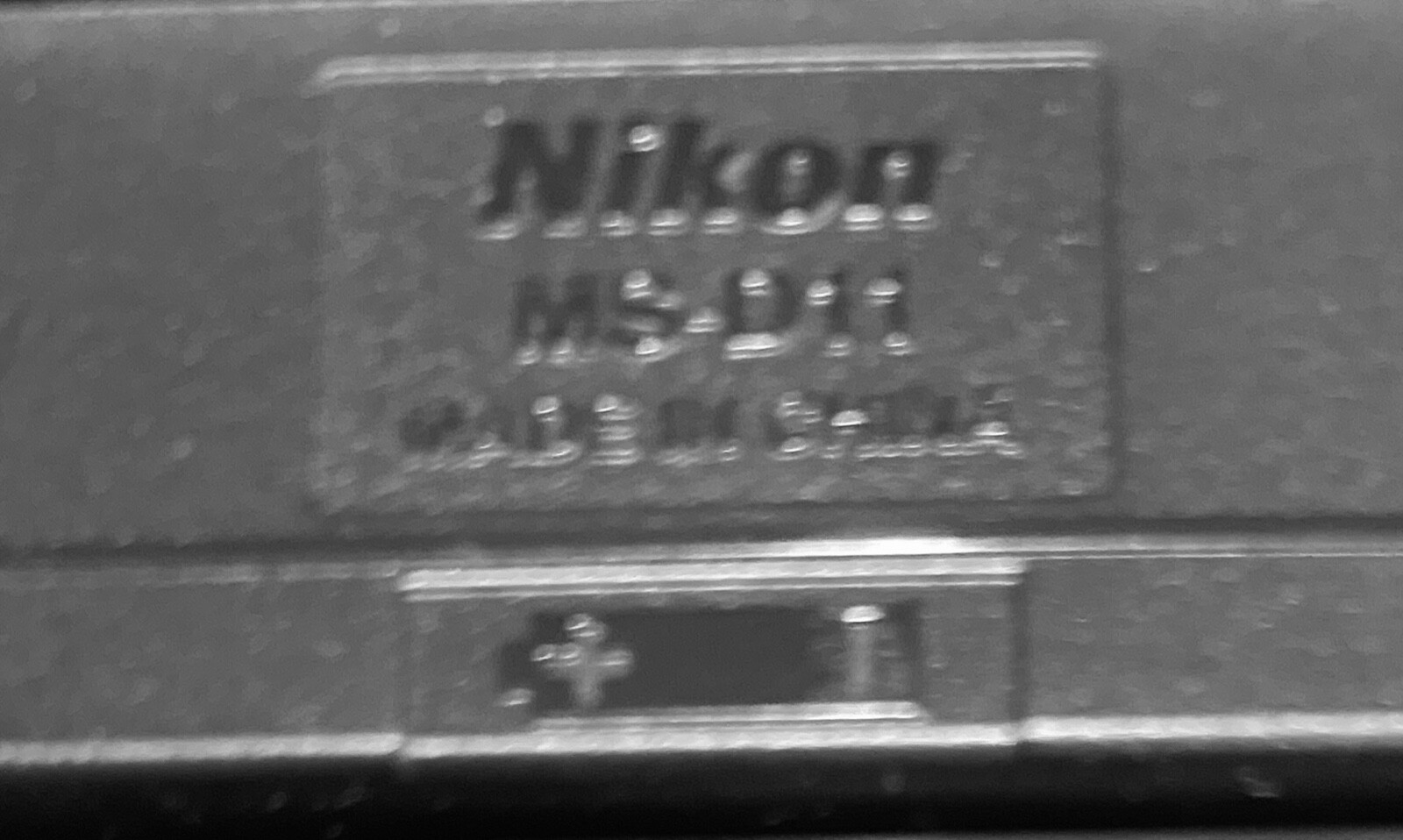 Genuine Nikon MS-D11 / AA battery holder, For MB-D10 Grip / D7000 / With Case